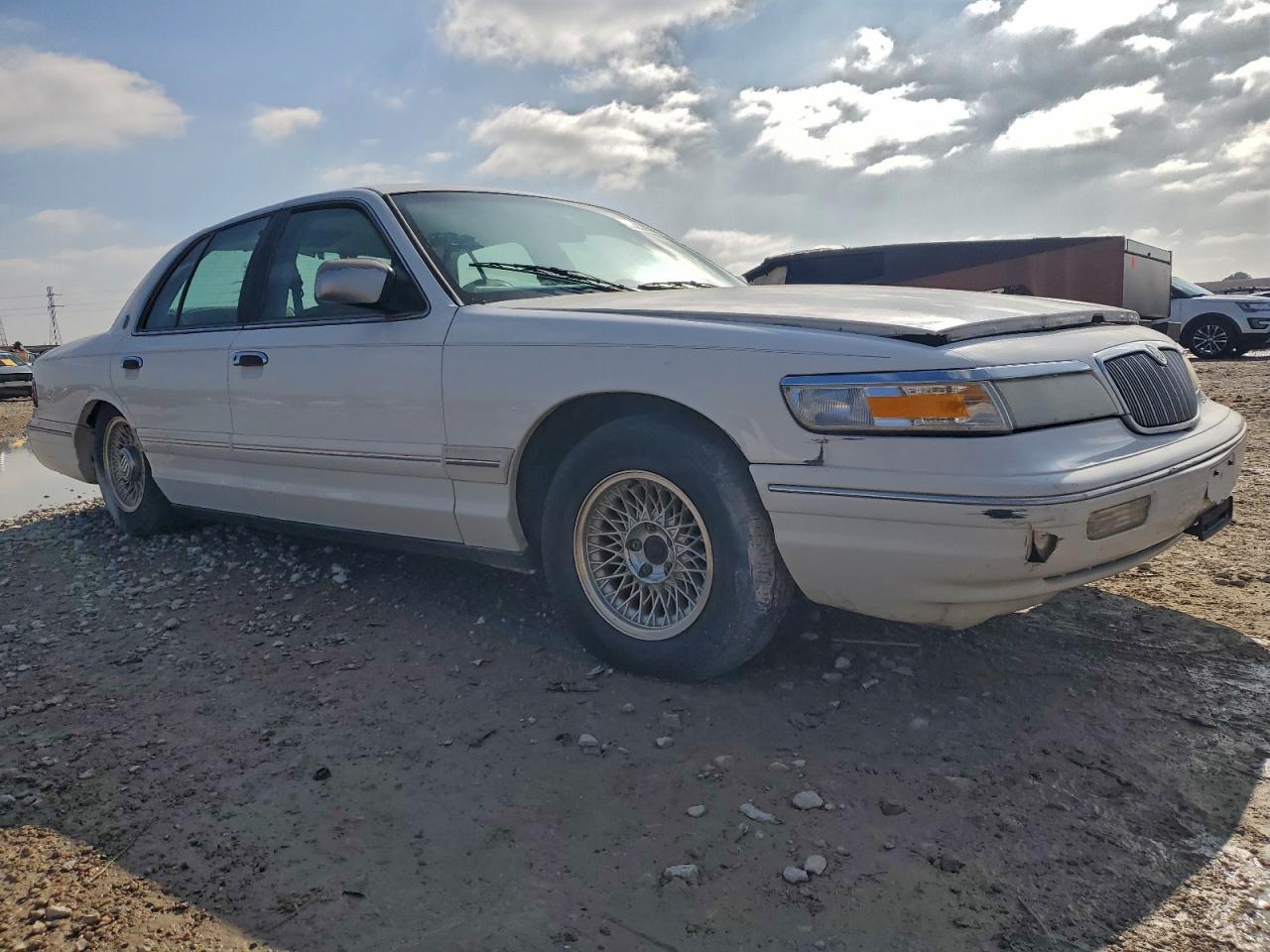 1996 Mercury Grand Marquis White vin: 2MELM75W0TX670630