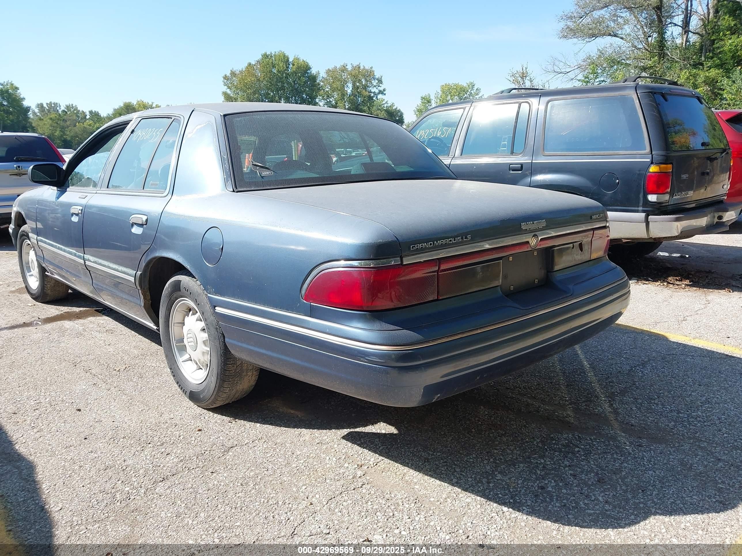 1997 Mercury Grand Marquis Ls Blue vin: 2MELM75W0VX643267