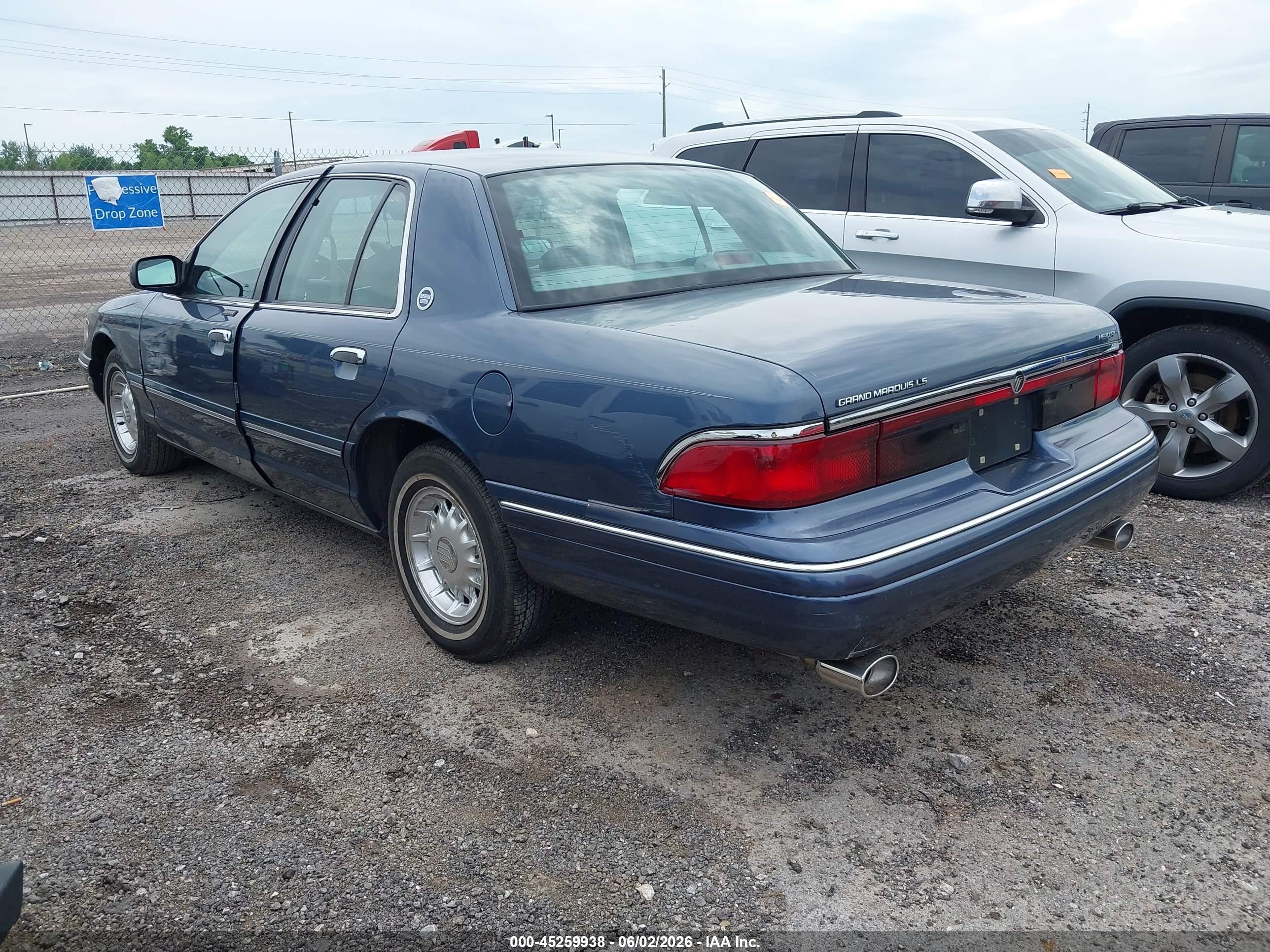 1996 Mercury Grand Marquis Ls/bayshore Blue vin: 2MELM75W2TX649178