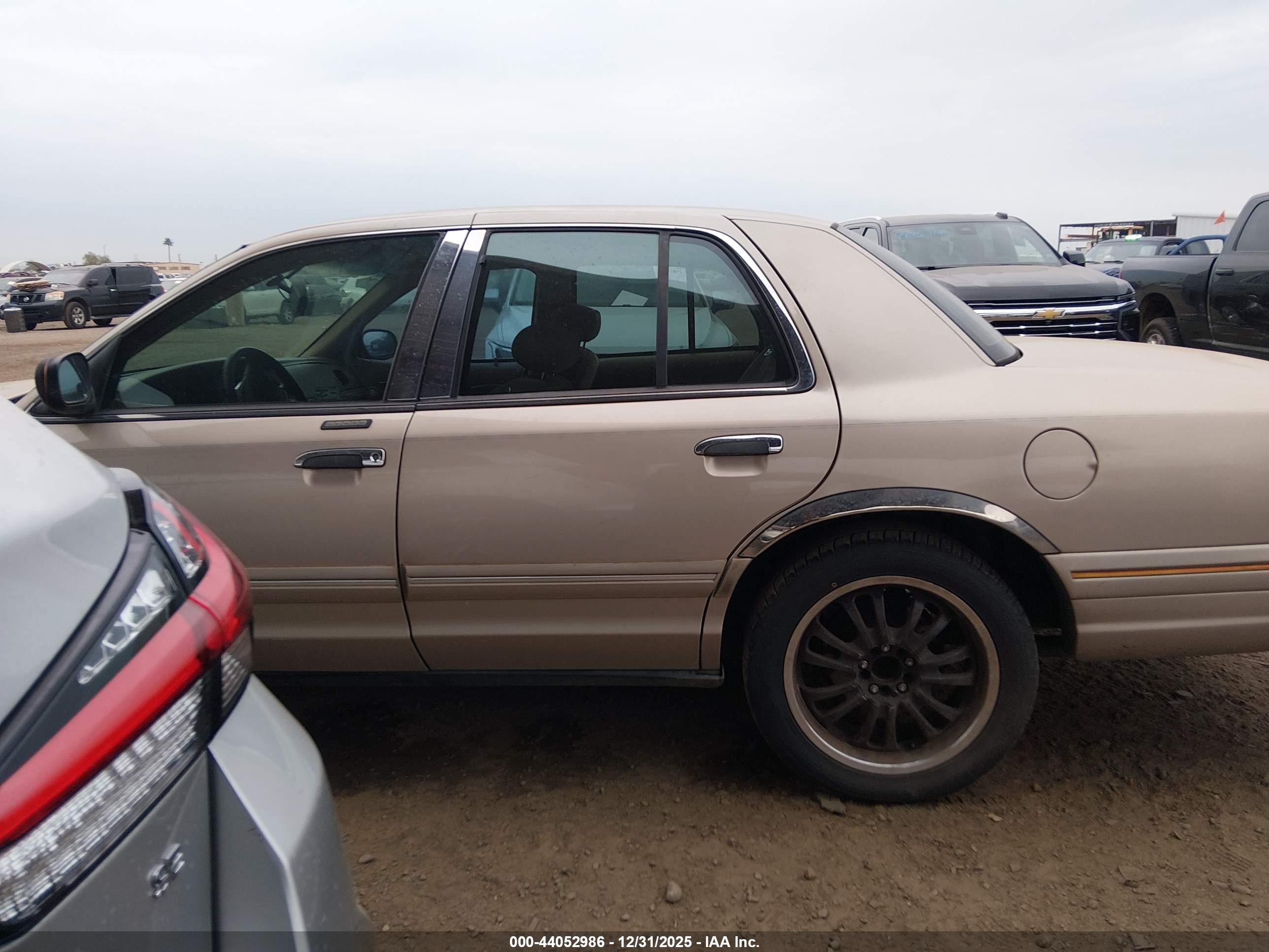 1997 Mercury Grand Marquis Ls Золотой vin: 2MELM75W2VX639723