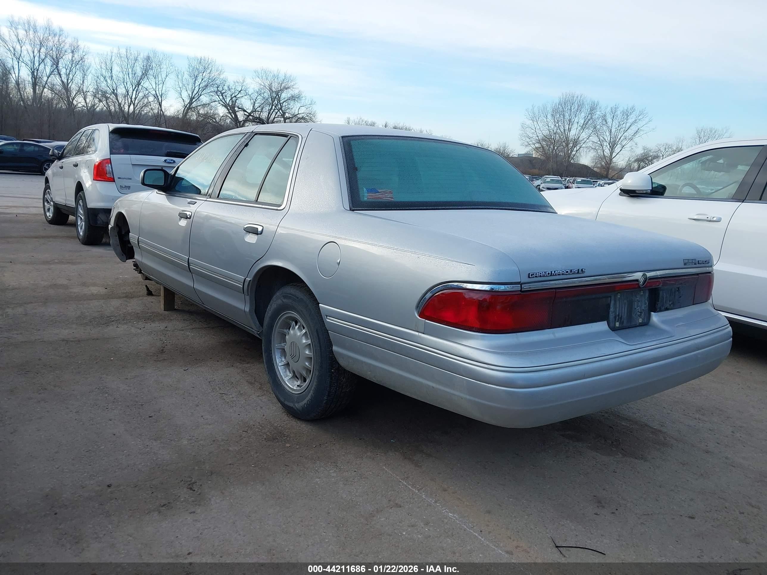 1997 Mercury Grand Marquis Ls Silver vin: 2MELM75W2VX641682