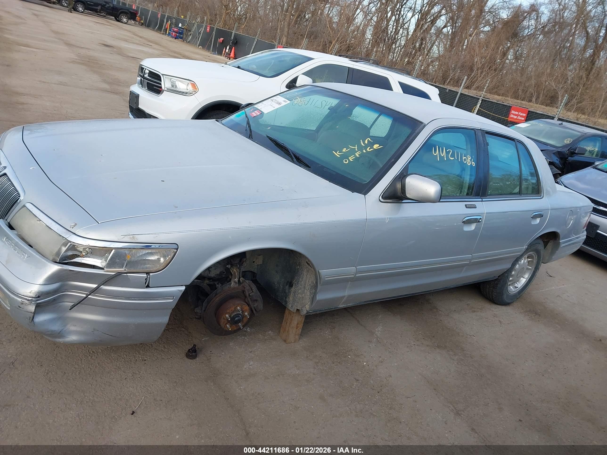 1997 Mercury Grand Marquis Ls Silver vin: 2MELM75W2VX641682