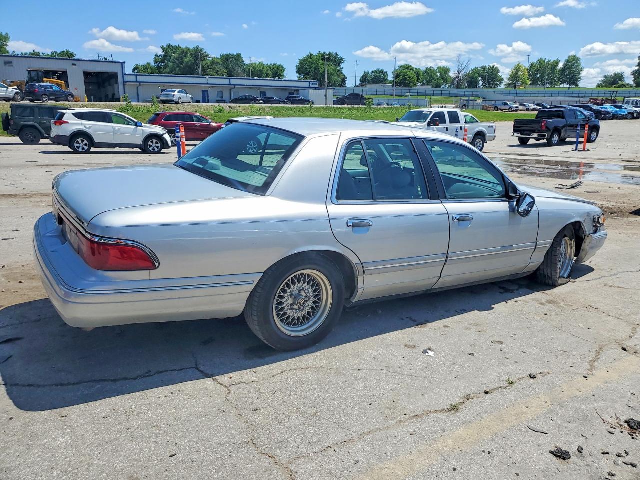 1997 Mercury Grand Marquis Ls Silver vin: 2MELM75W3VX703767