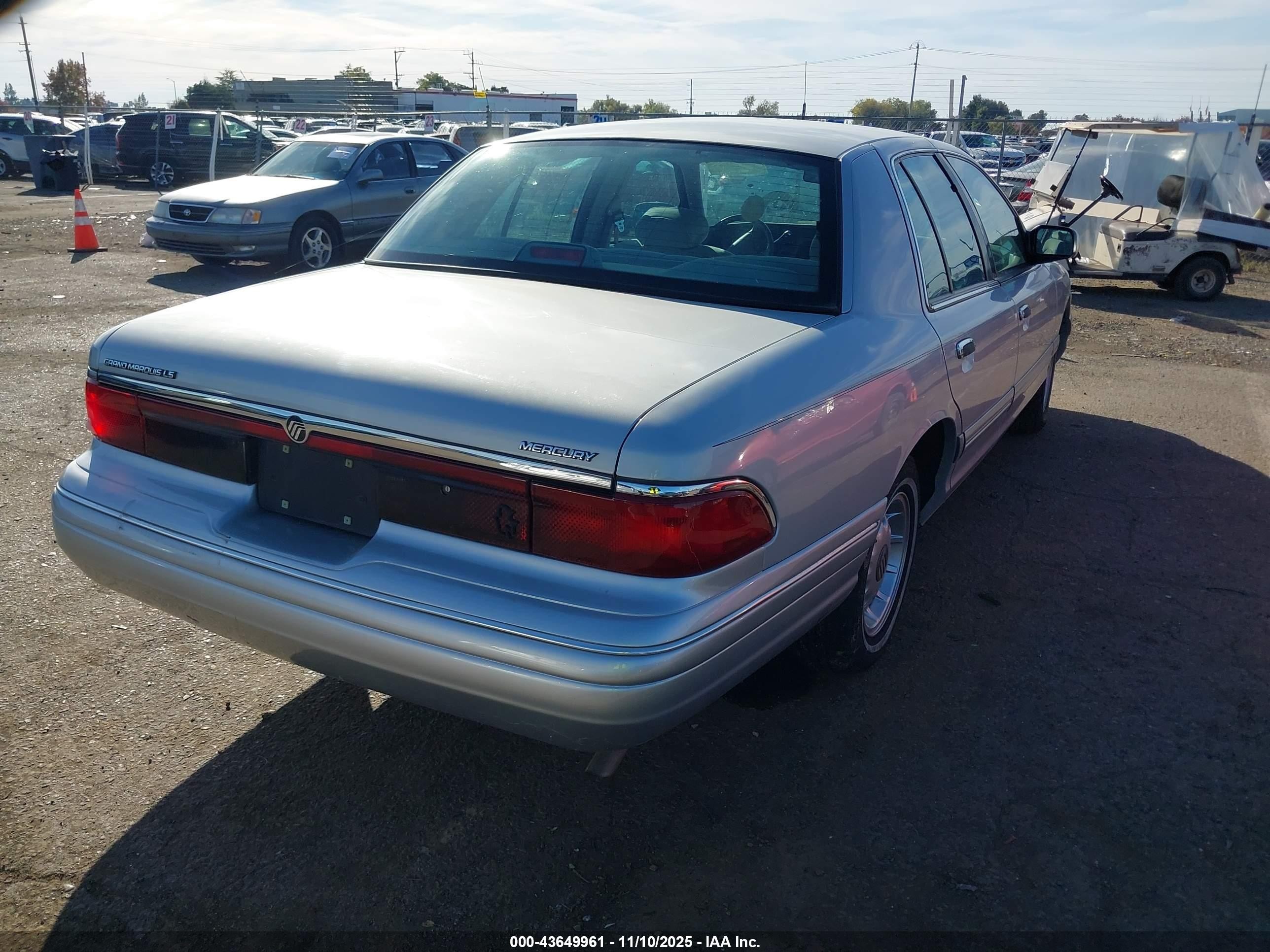 1997 Mercury Grand Marquis Ls Silver vin: 2MELM75W3VX739071