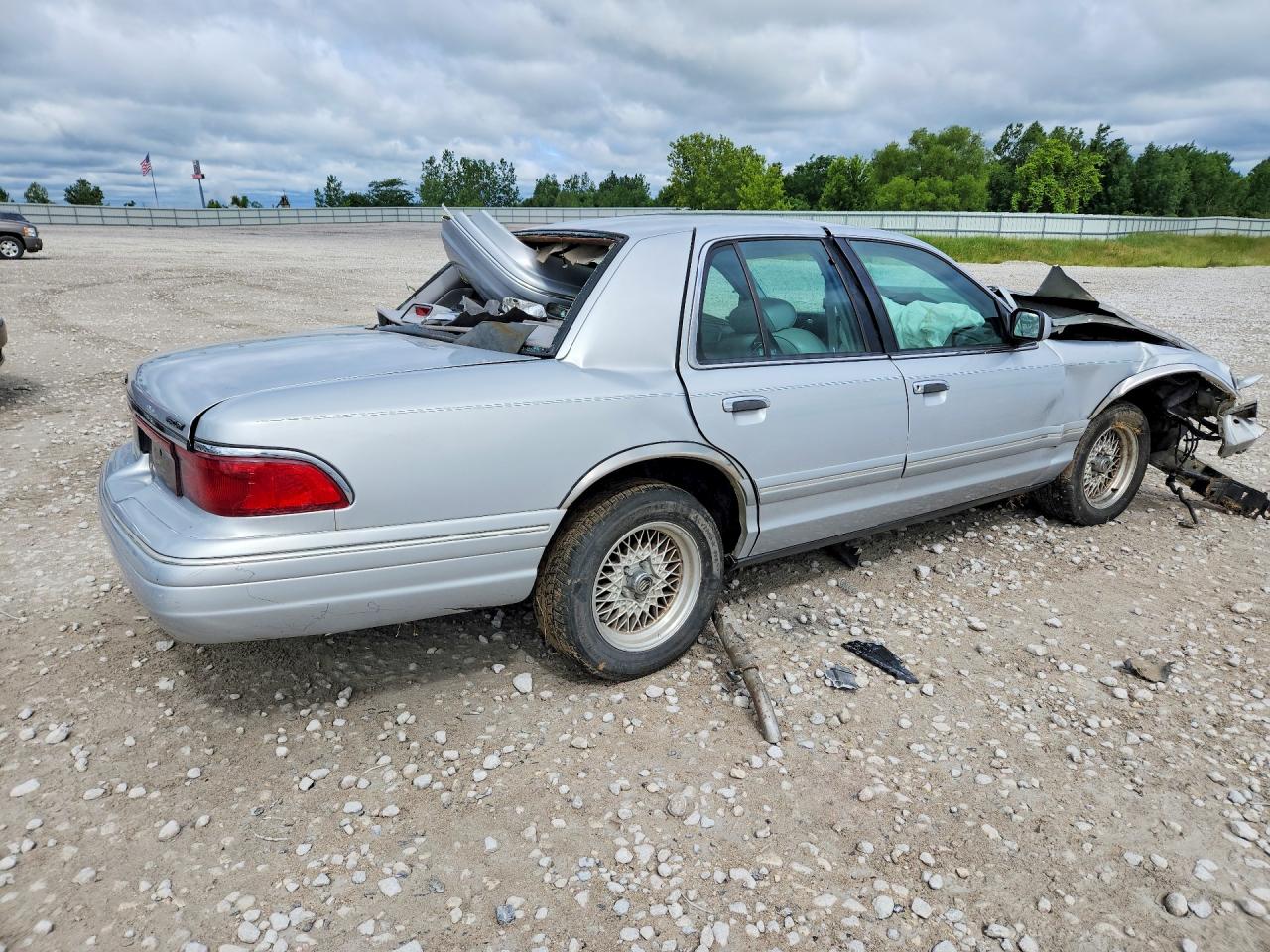1997 Mercury Grand Marquis Ls White vin: 2MELM75W4VX673422