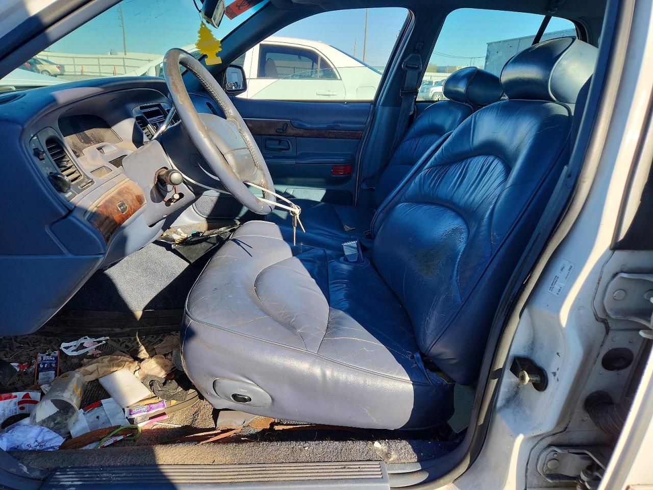 1997 Mercury Grand Marquis Белый vin: 2MELM75W4VX706306