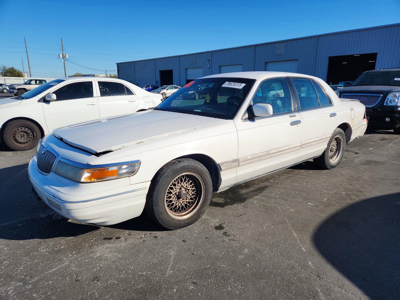 1997 Mercury Grand Marquis White vin: 2MELM75W4VX706306