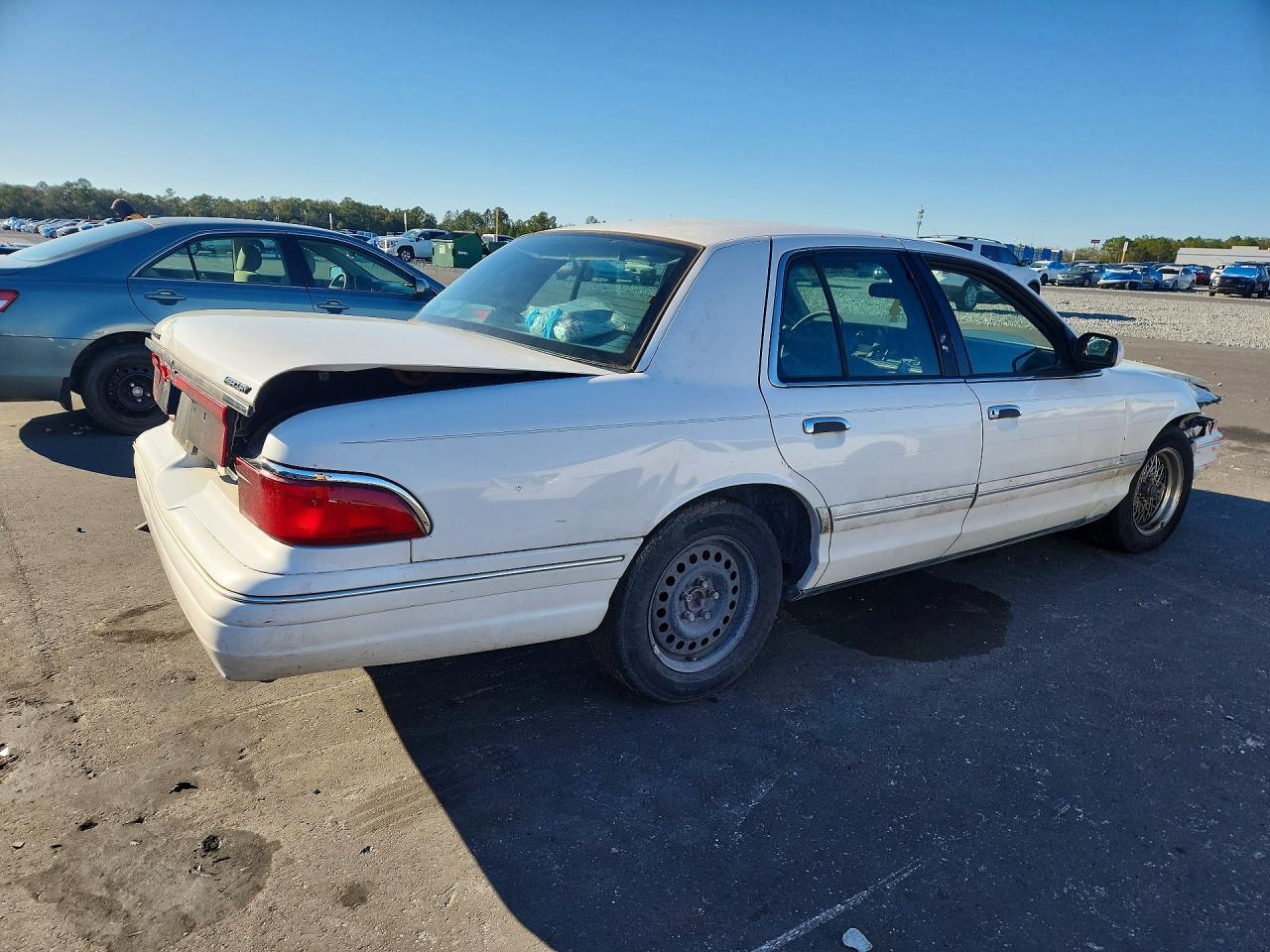 1997 Mercury Grand Marquis Белый vin: 2MELM75W4VX706306