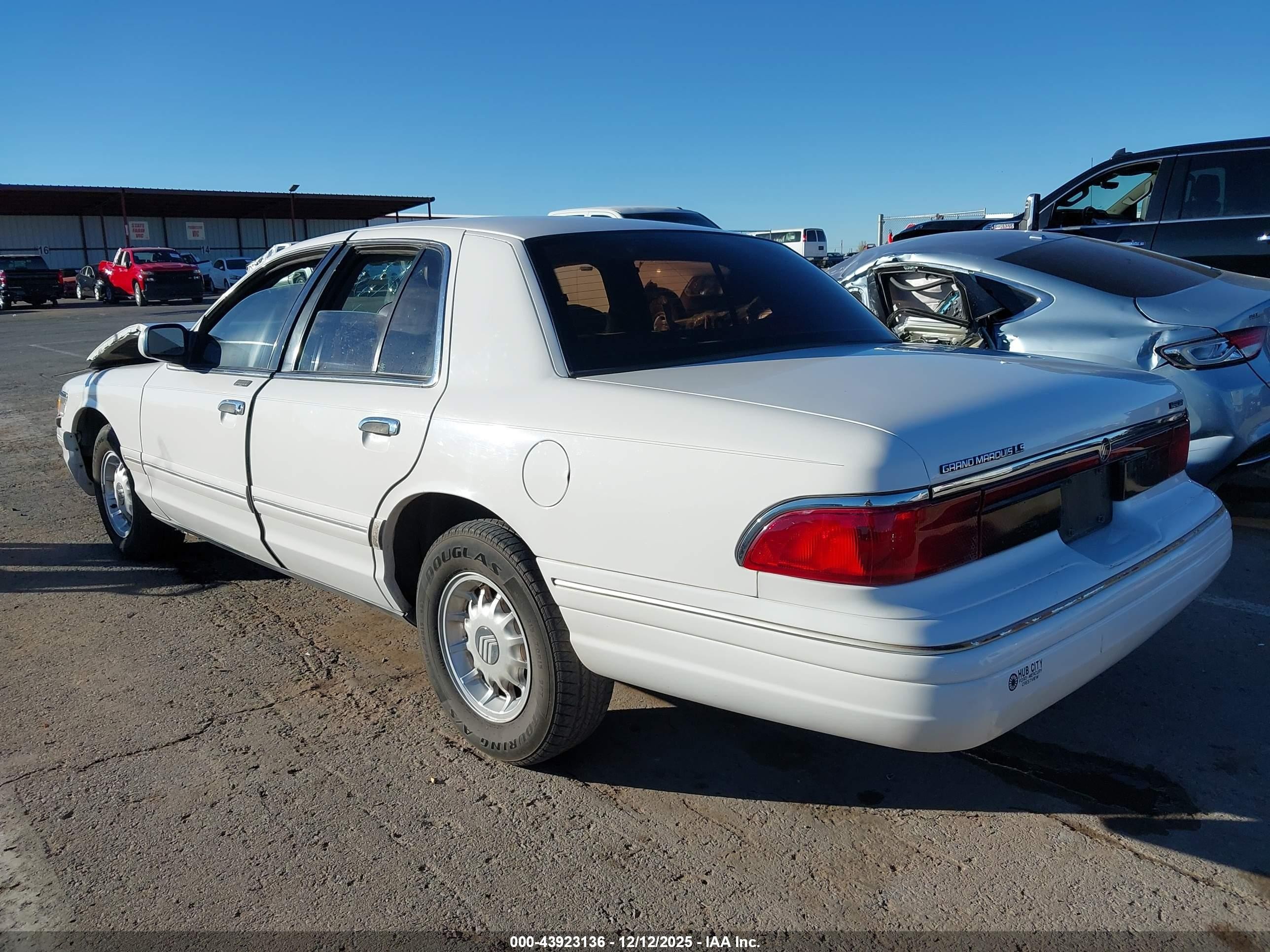 1997 Mercury Grand Marquis Ls White vin: 2MELM75W4VX718973