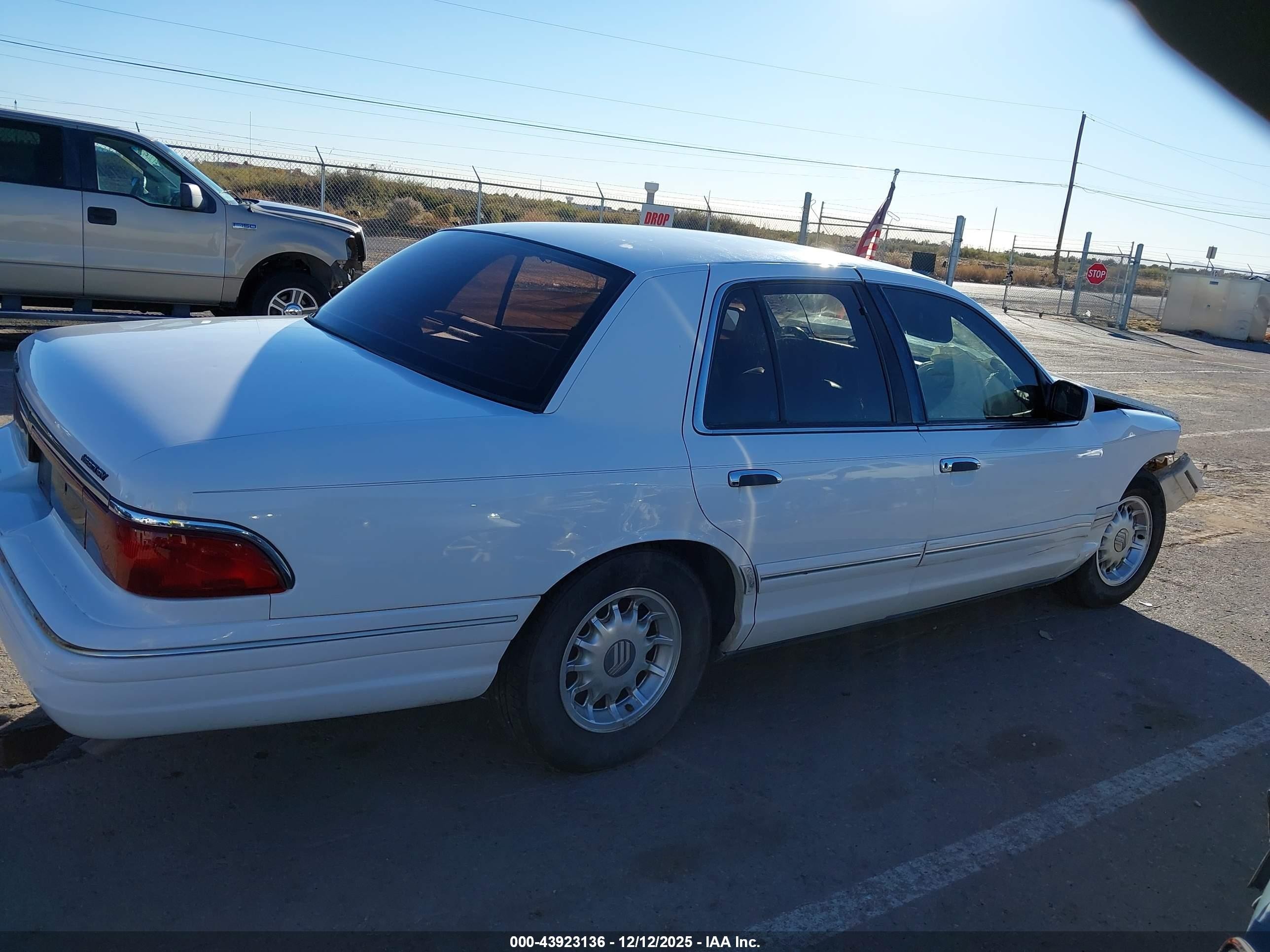 1997 Mercury Grand Marquis Ls White vin: 2MELM75W4VX718973