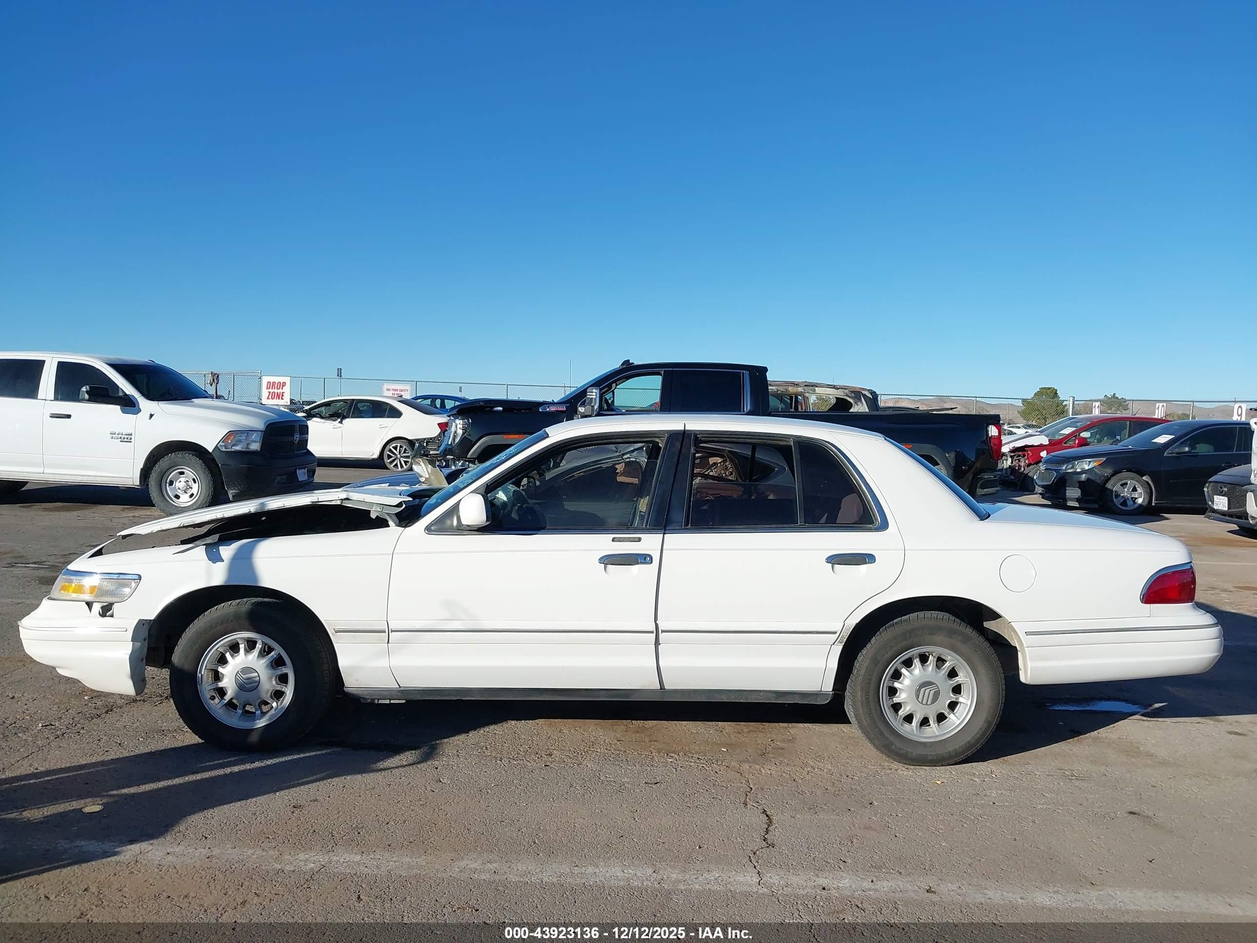 1997 Mercury Grand Marquis Ls White vin: 2MELM75W4VX718973