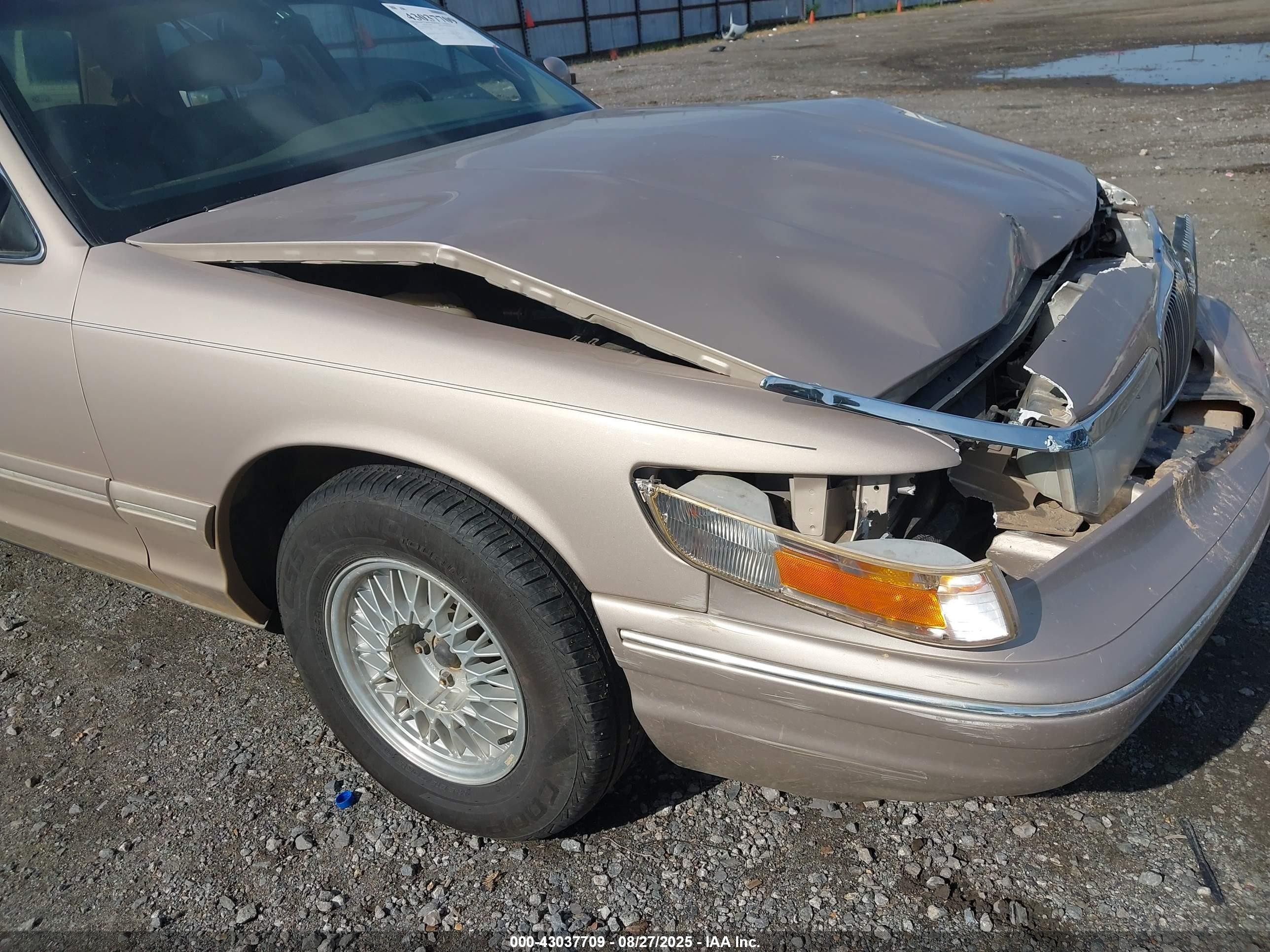 1997 Mercury Grand Marquis Ls Gold vin: 2MELM75W5VX673073