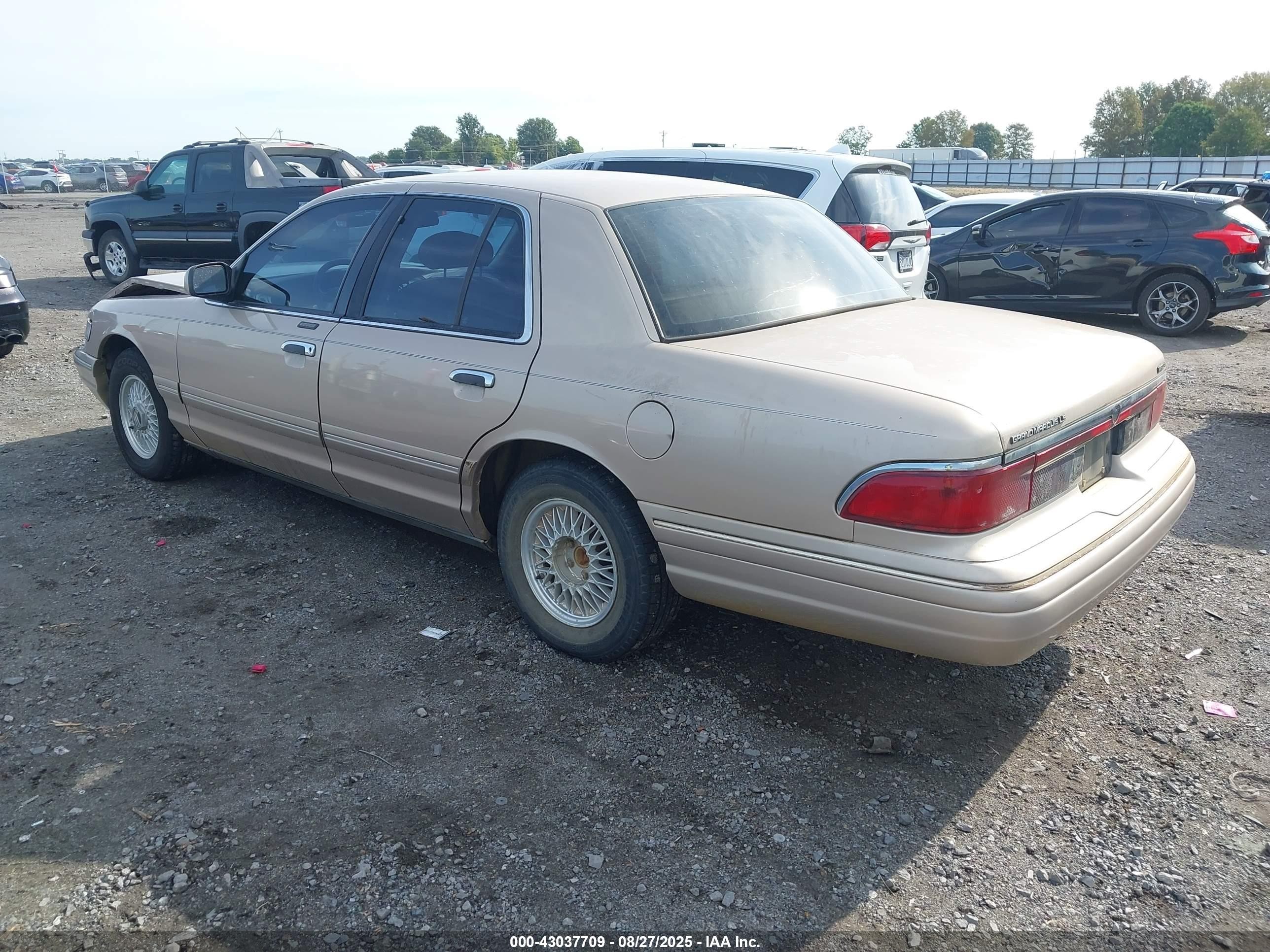 1997 Mercury Grand Marquis Ls Gold vin: 2MELM75W5VX673073