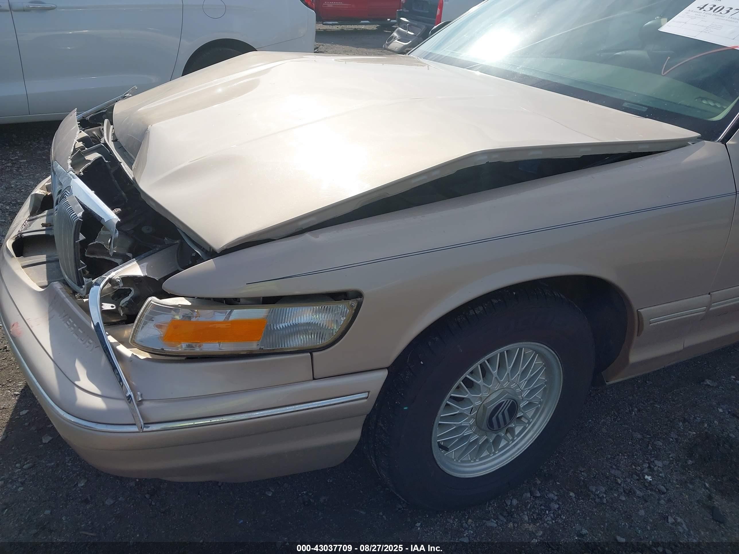 1997 Mercury Grand Marquis Ls Gold vin: 2MELM75W5VX673073