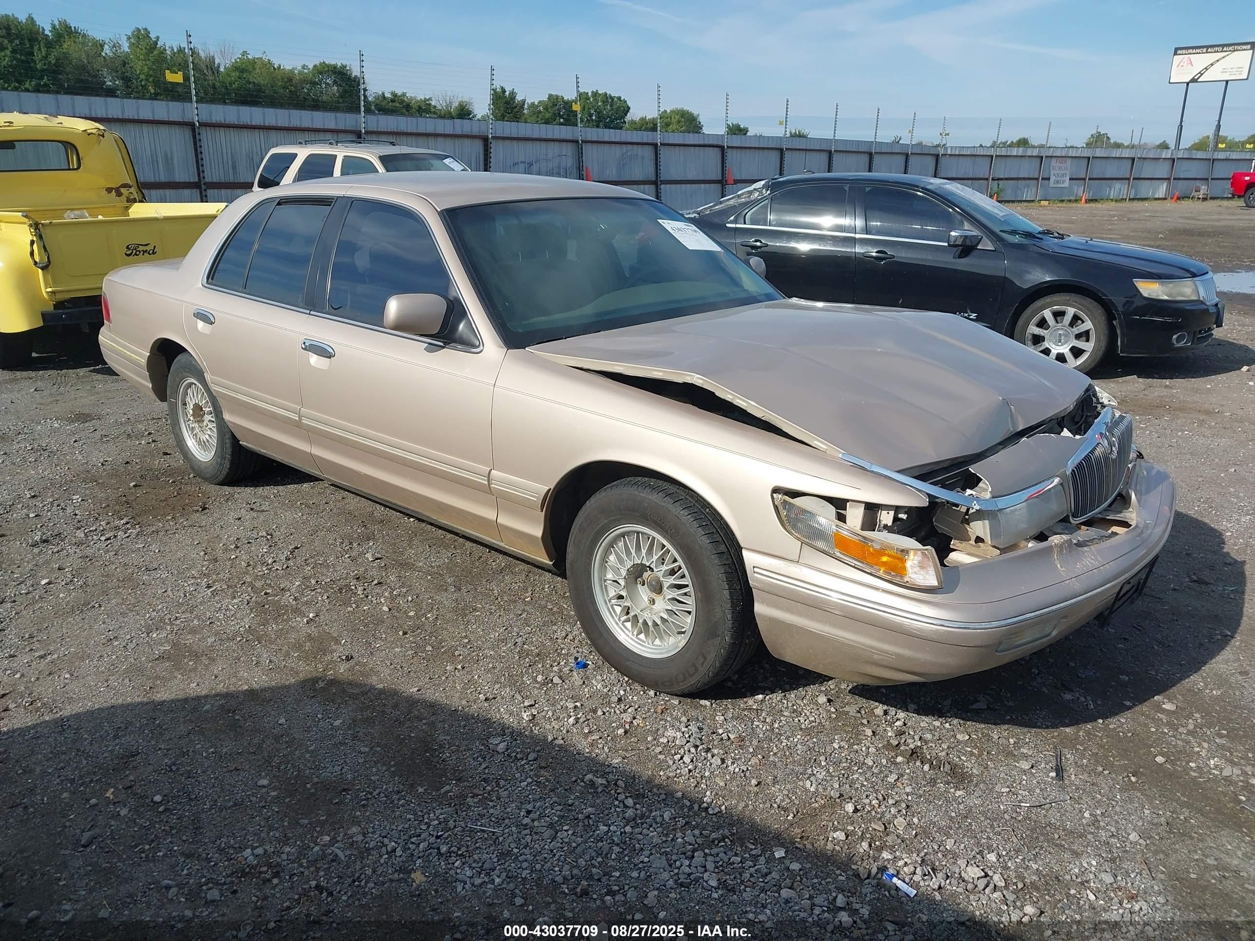 1997 Mercury Grand Marquis Ls Gold vin: 2MELM75W5VX673073