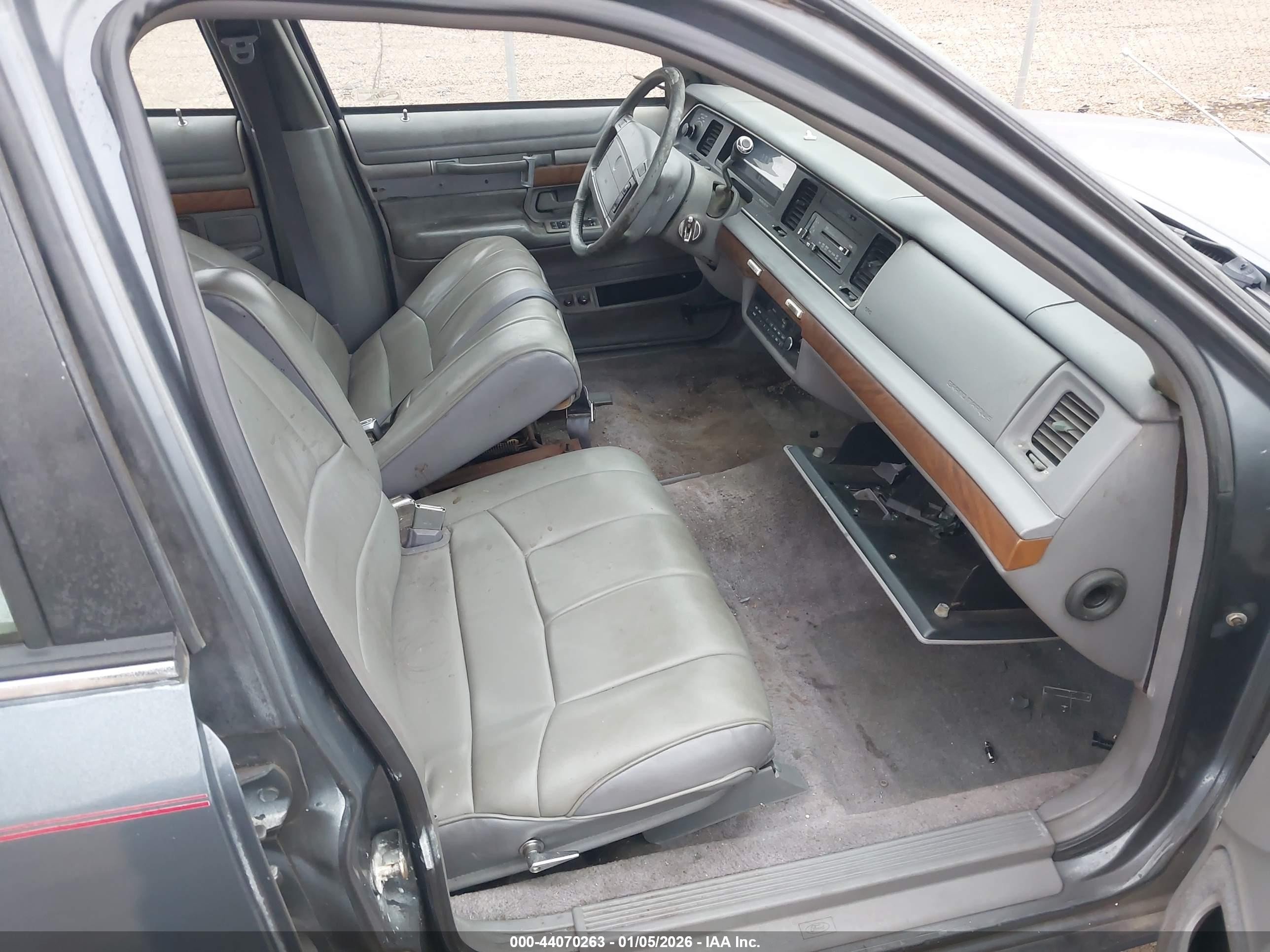 1993 Mercury Grand Marquis Ls Navy vin: 2MELM75W6PX601009