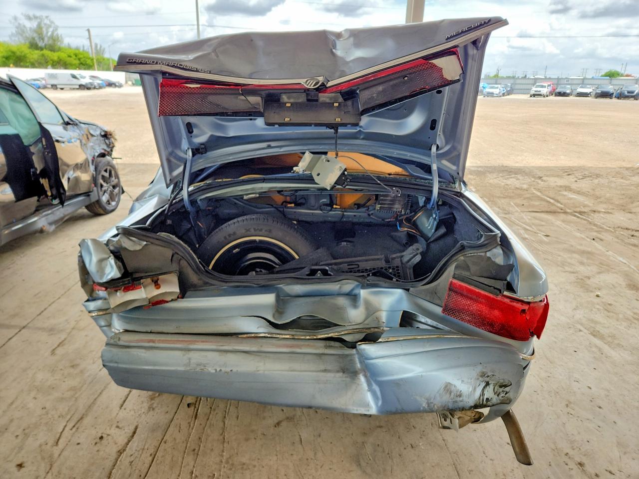 1997 Mercury Grand Marquis Ls Blue vin: 2MELM75W6VX684972