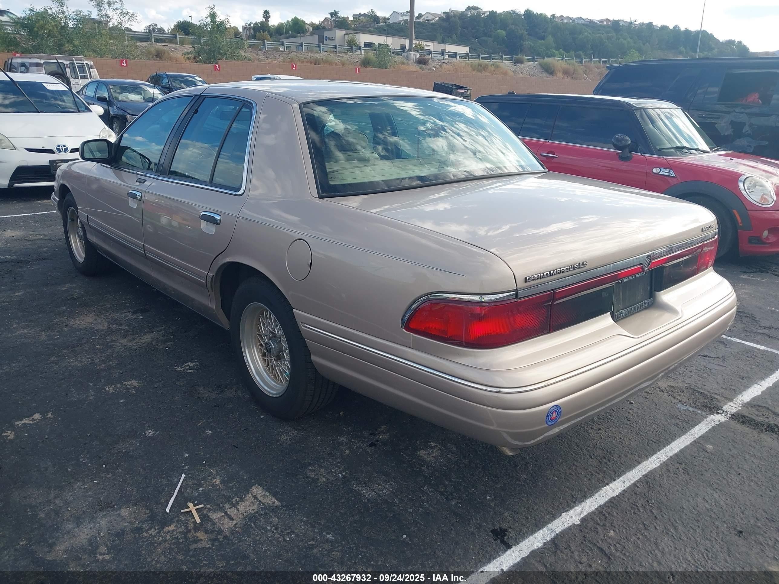 1997 Mercury Grand Marquis Ls Tan vin: 2MELM75W6VX721132
