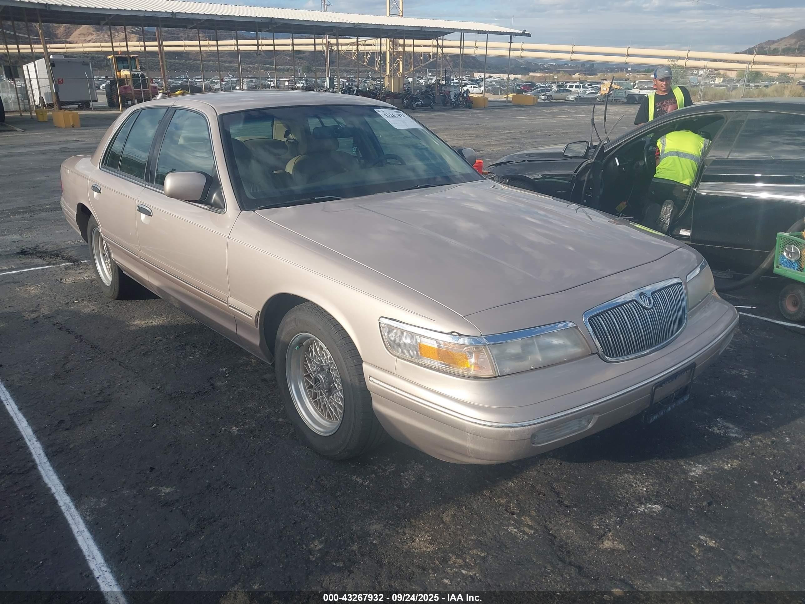 1997 Mercury Grand Marquis Ls Tan vin: 2MELM75W6VX721132