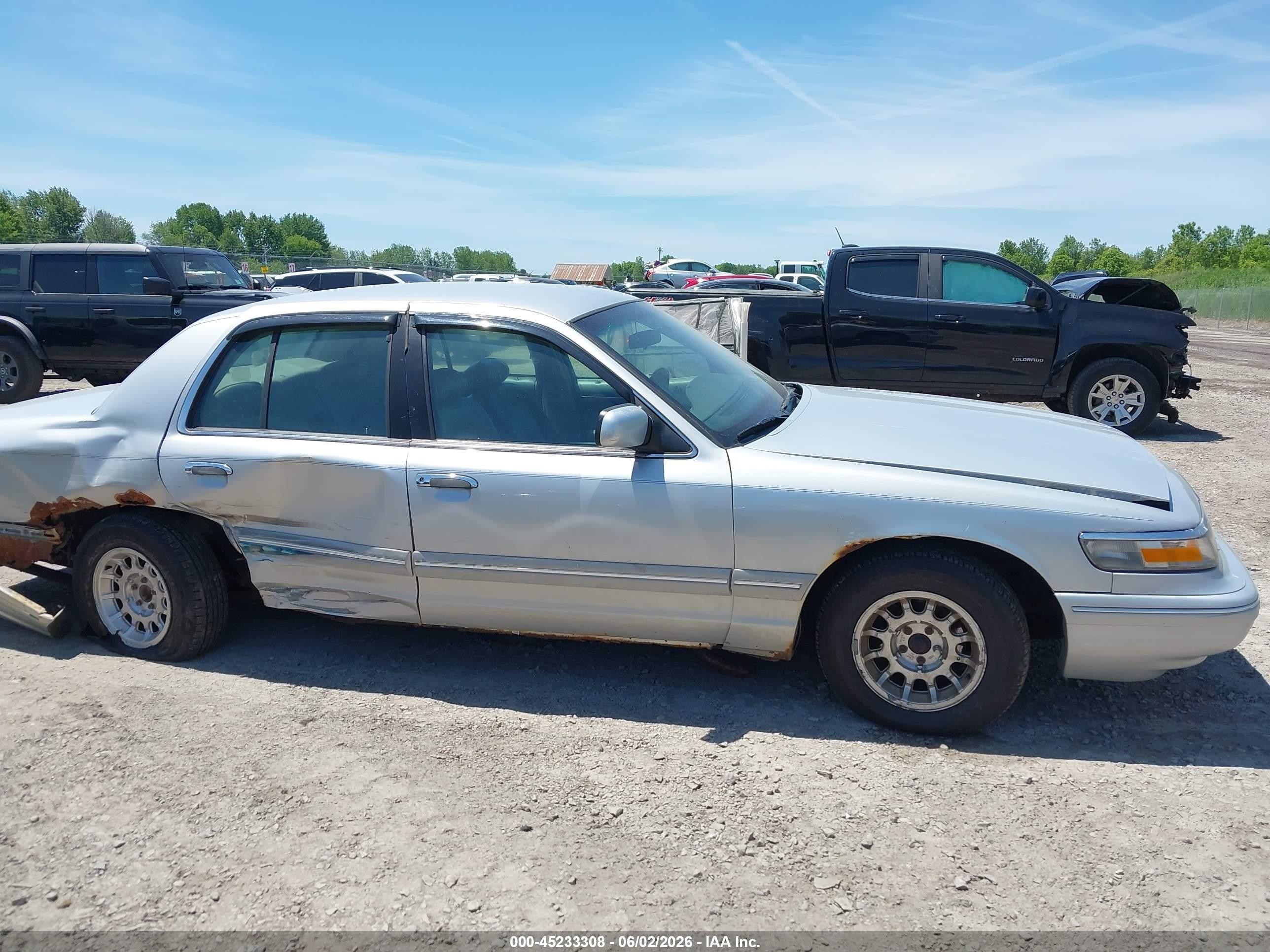 1997 Mercury Grand Marquis Ls Silver vin: 2MELM75W6VX731854