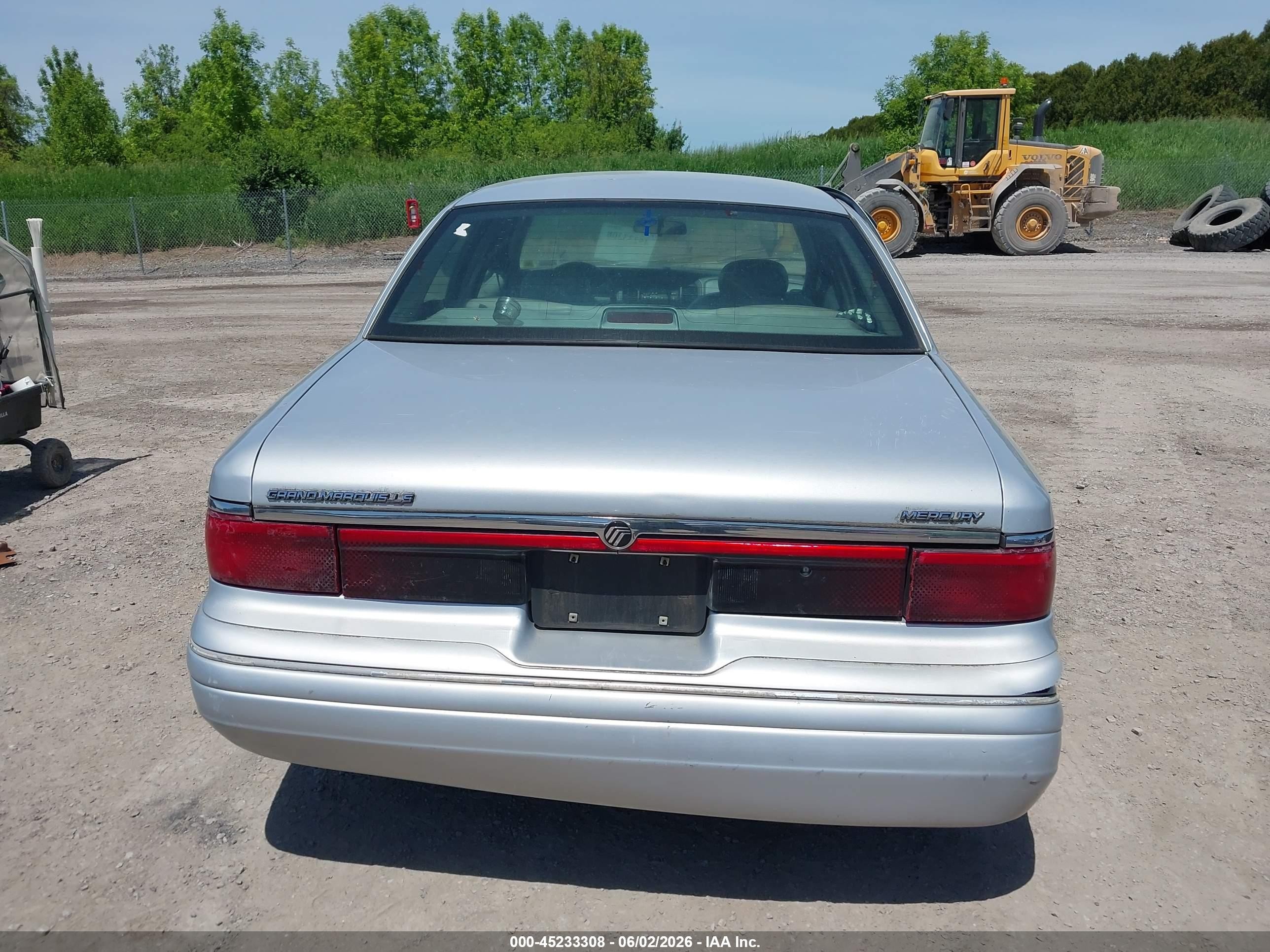 1997 Mercury Grand Marquis Ls Silver vin: 2MELM75W6VX731854
