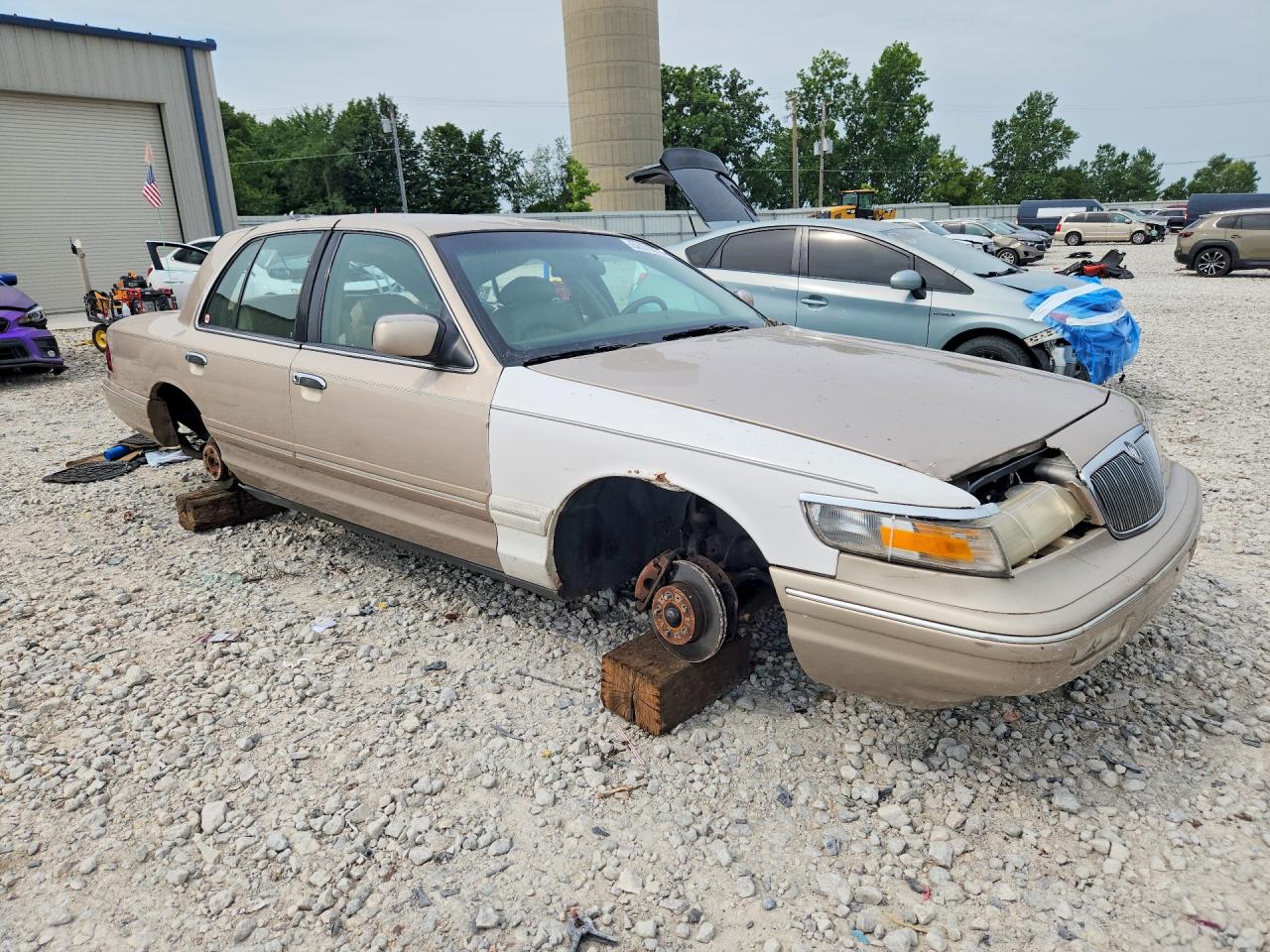 1997 Mercury Grand Marquis Ls Beige vin: 2MELM75W6VX736519