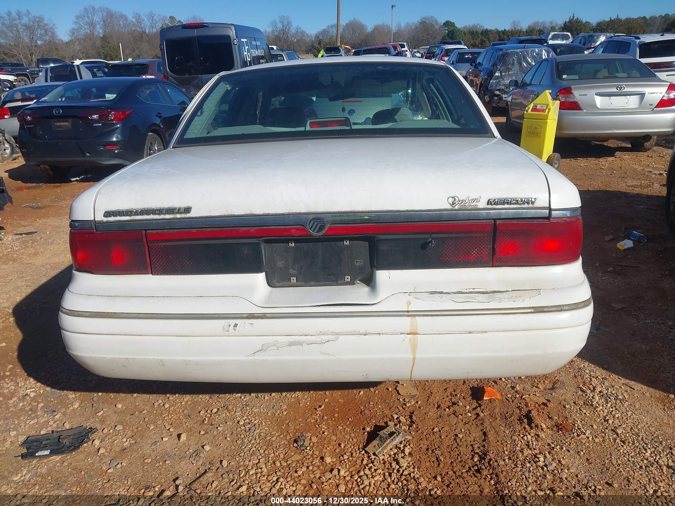 1997 Mercury Grand Marquis Ls White vin: 2MELM75W7VX695432