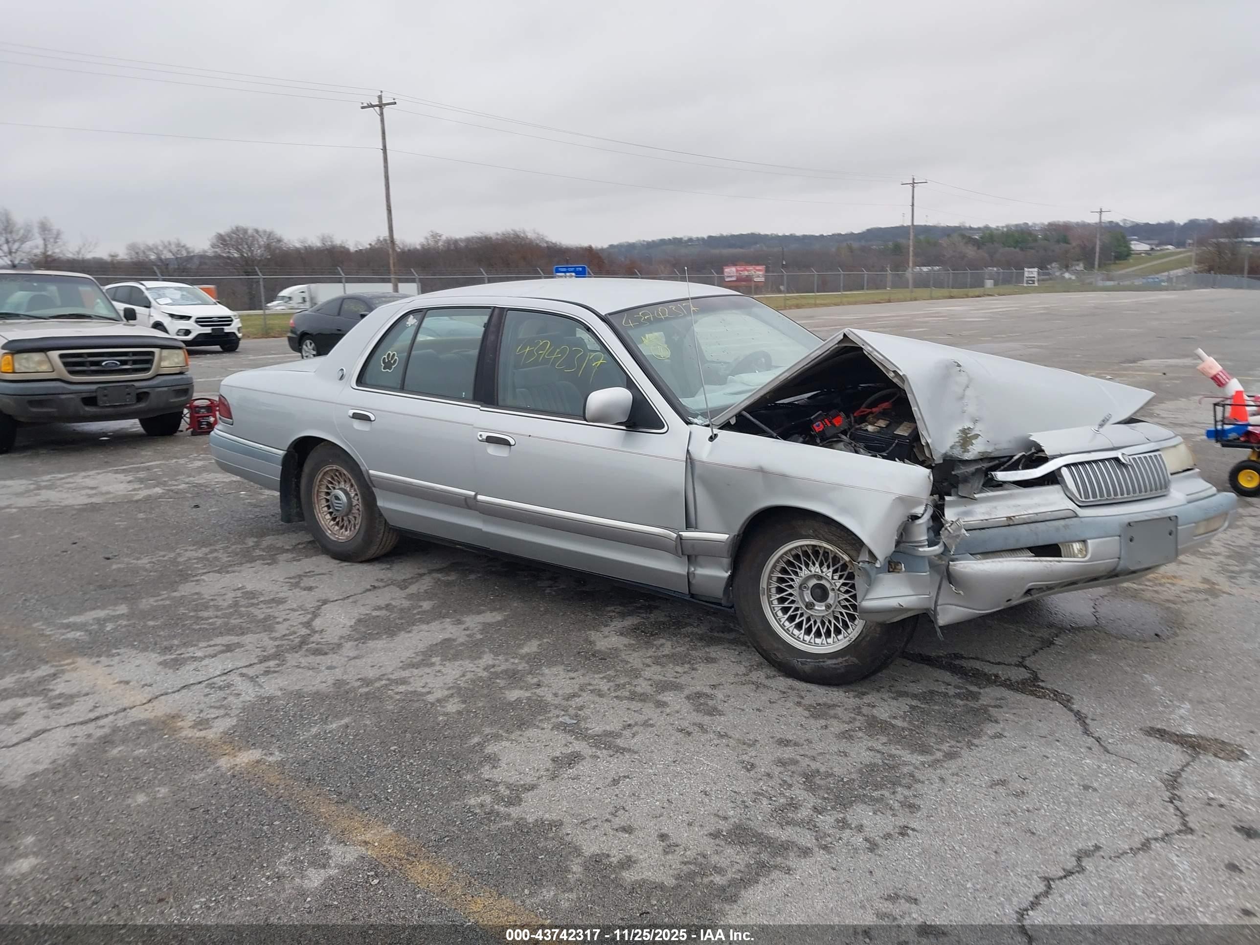 1993 Mercury Grand Marquis Ls Silver vin: 2MELM75W8PX643021