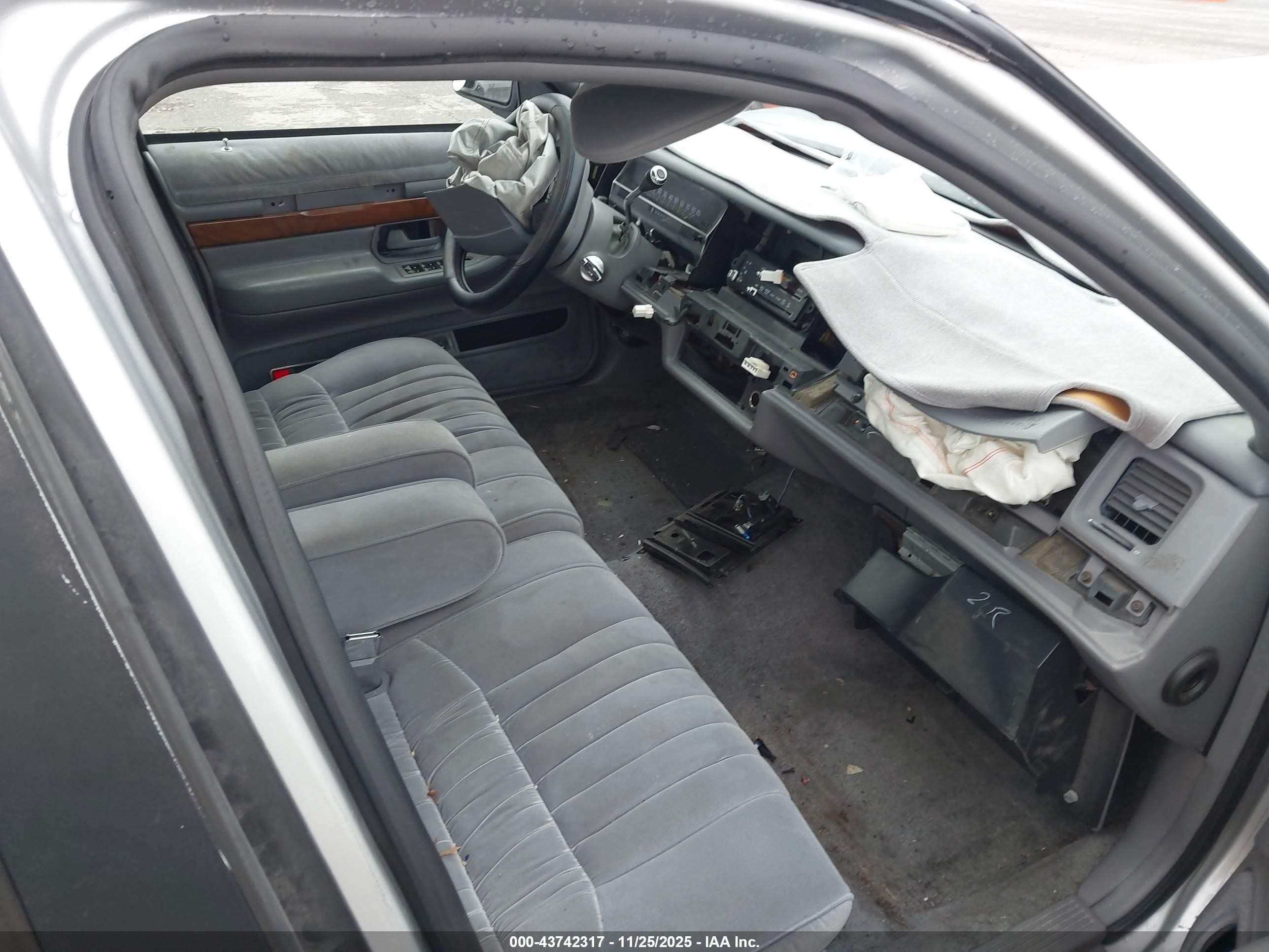 1993 Mercury Grand Marquis Ls Silver vin: 2MELM75W8PX643021