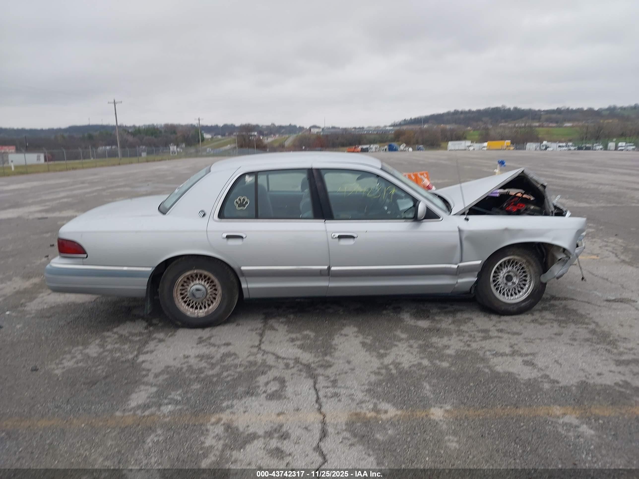 1993 Mercury Grand Marquis Ls Silver vin: 2MELM75W8PX643021