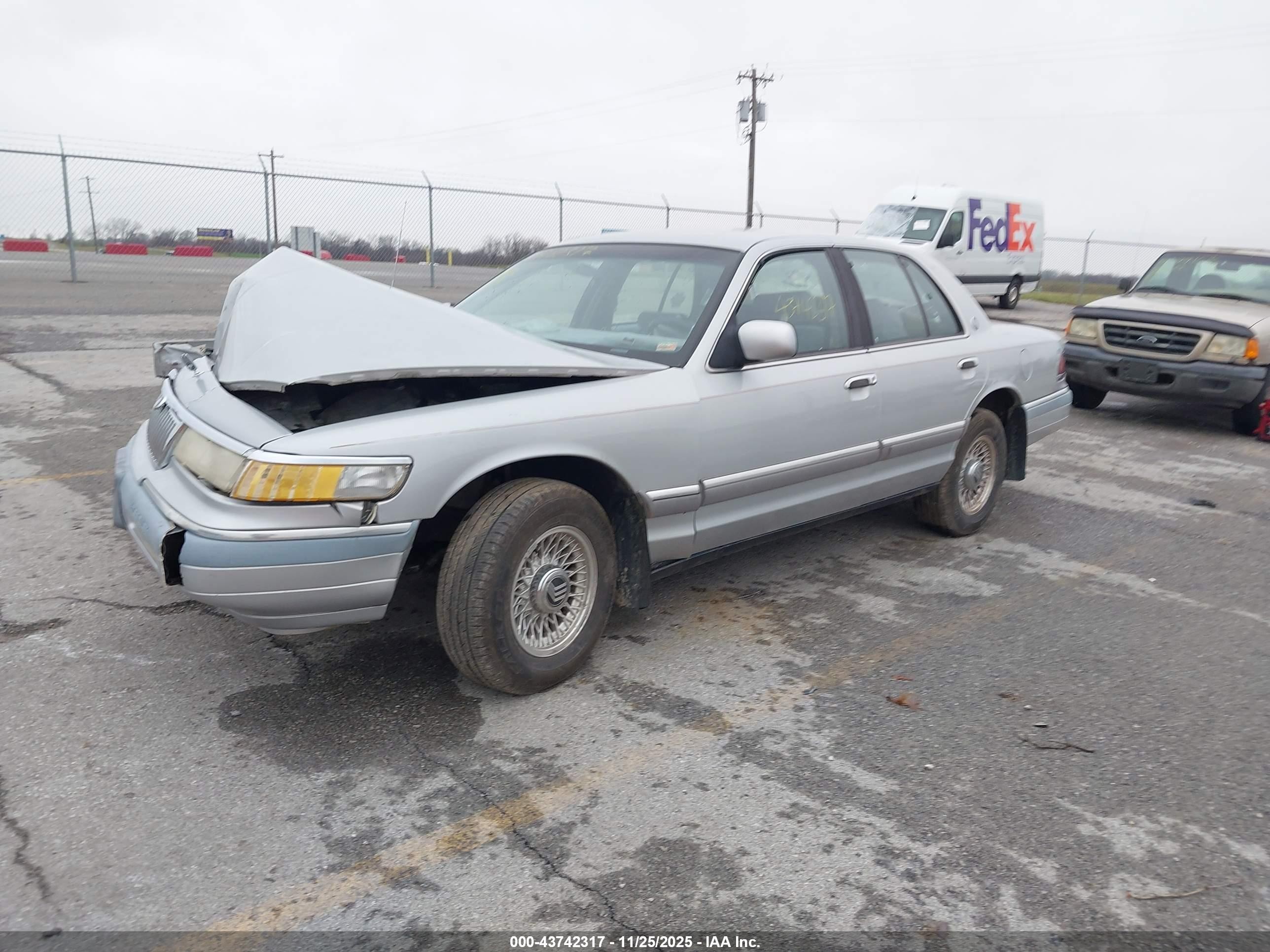 1993 Mercury Grand Marquis Ls Silver vin: 2MELM75W8PX643021