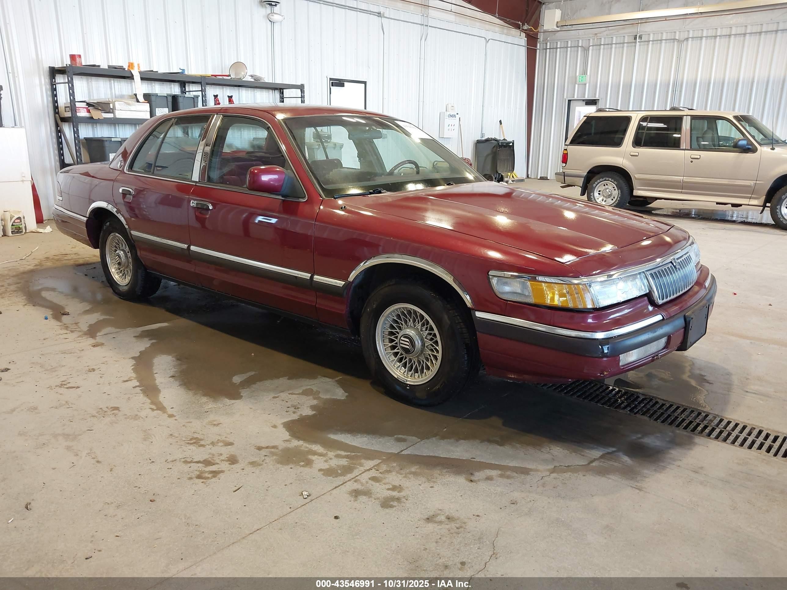 1993 Mercury Grand Marquis Ls Red vin: 2MELM75W9PX627815