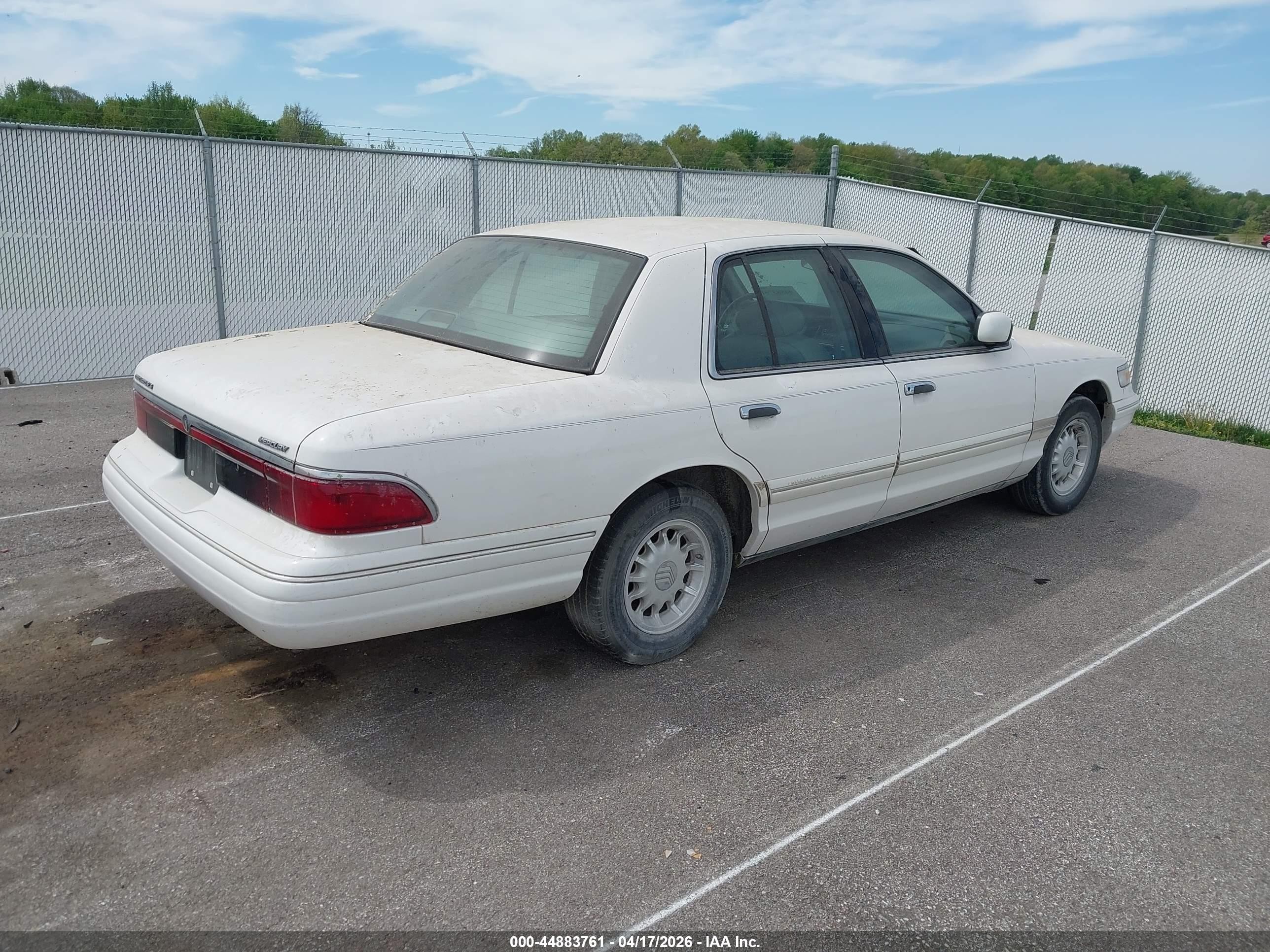 1997 Mercury Grand Marquis Ls White vin: 2MELM75WXVX723112