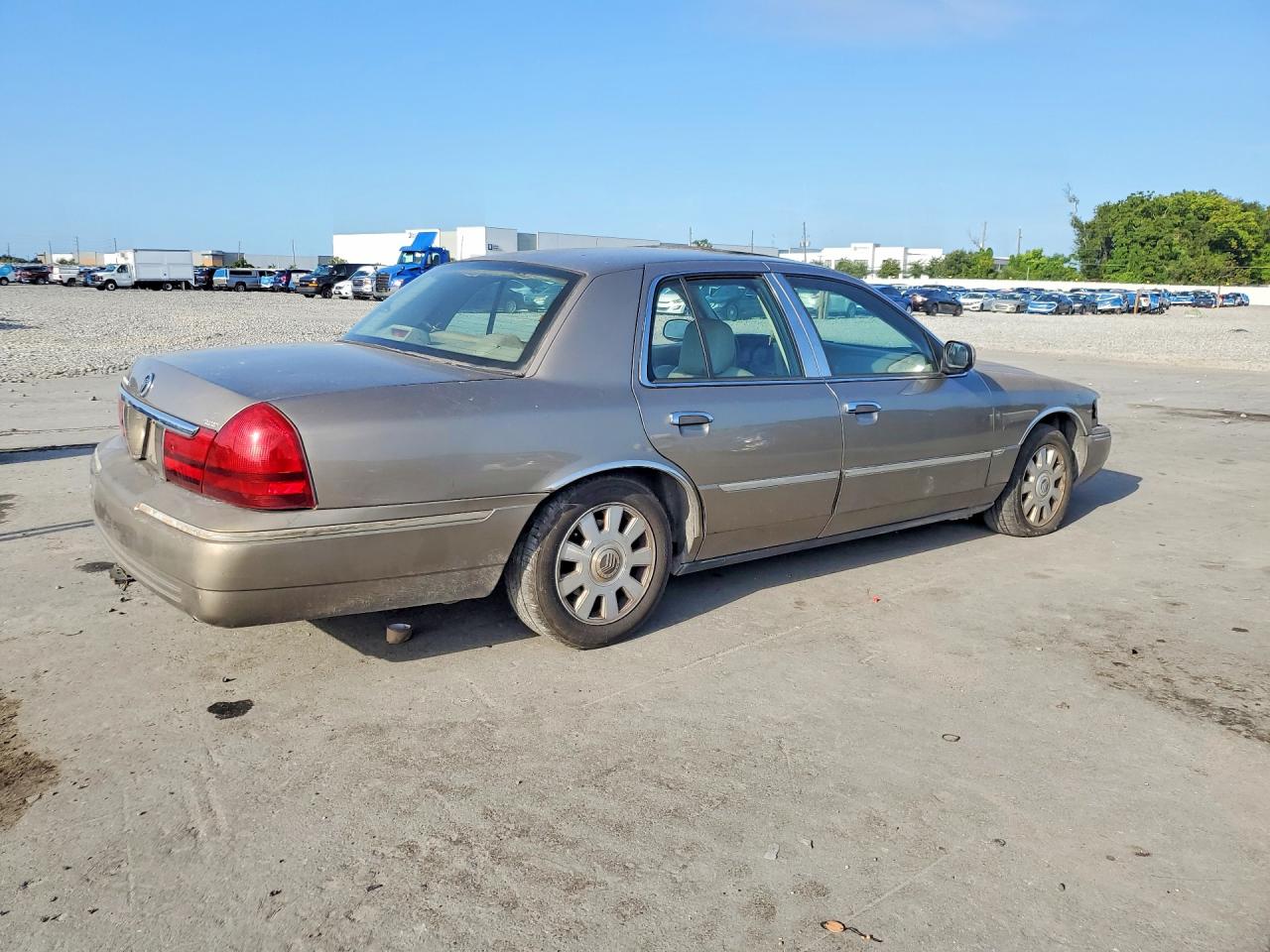 2004 Mercury Grand Marquis Ls Beige vin: 2MHFM75W14X680214