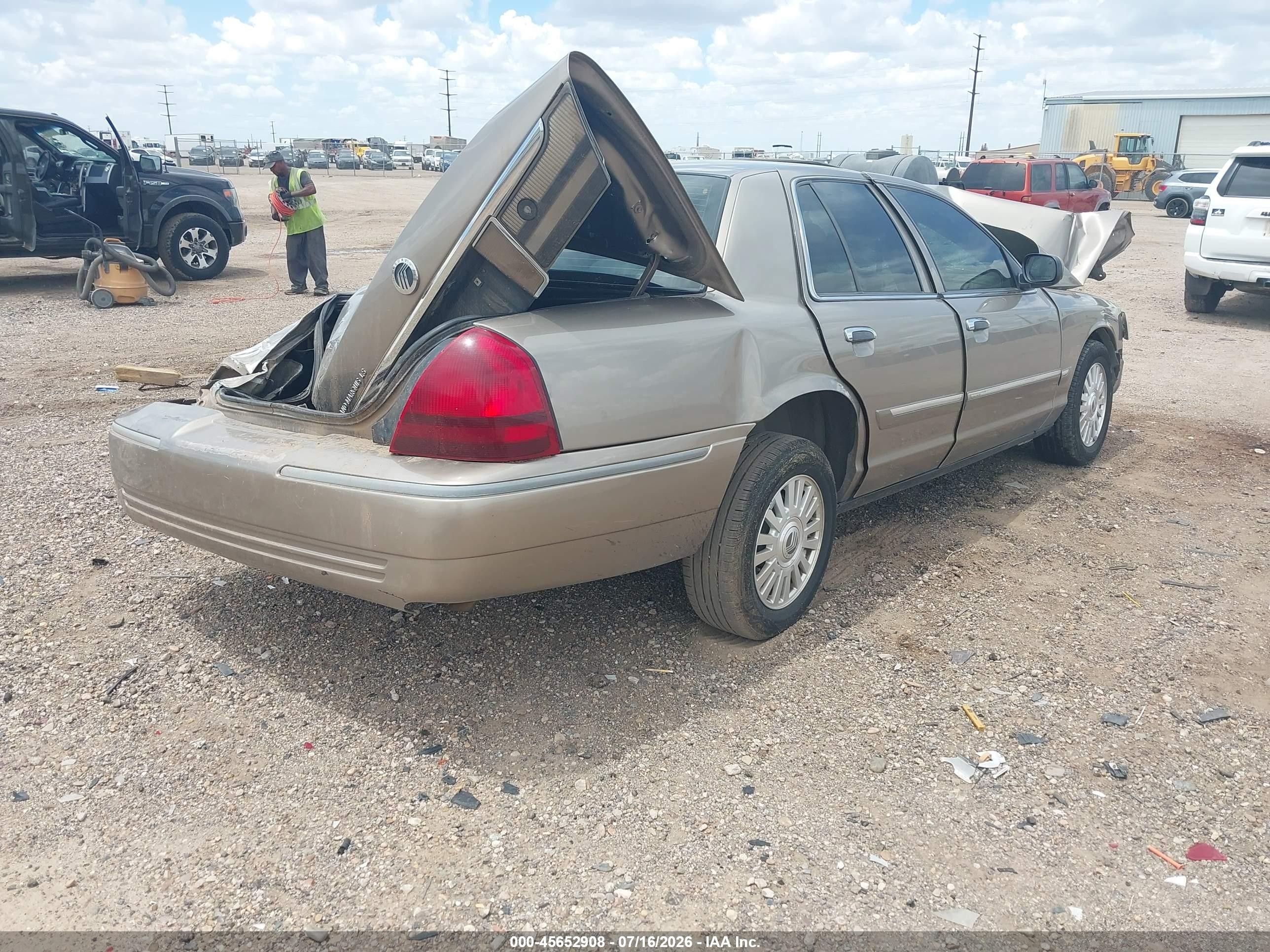 2006 Mercury Grand Marquis Ls Beige vin: 2MHFM75W16X624244