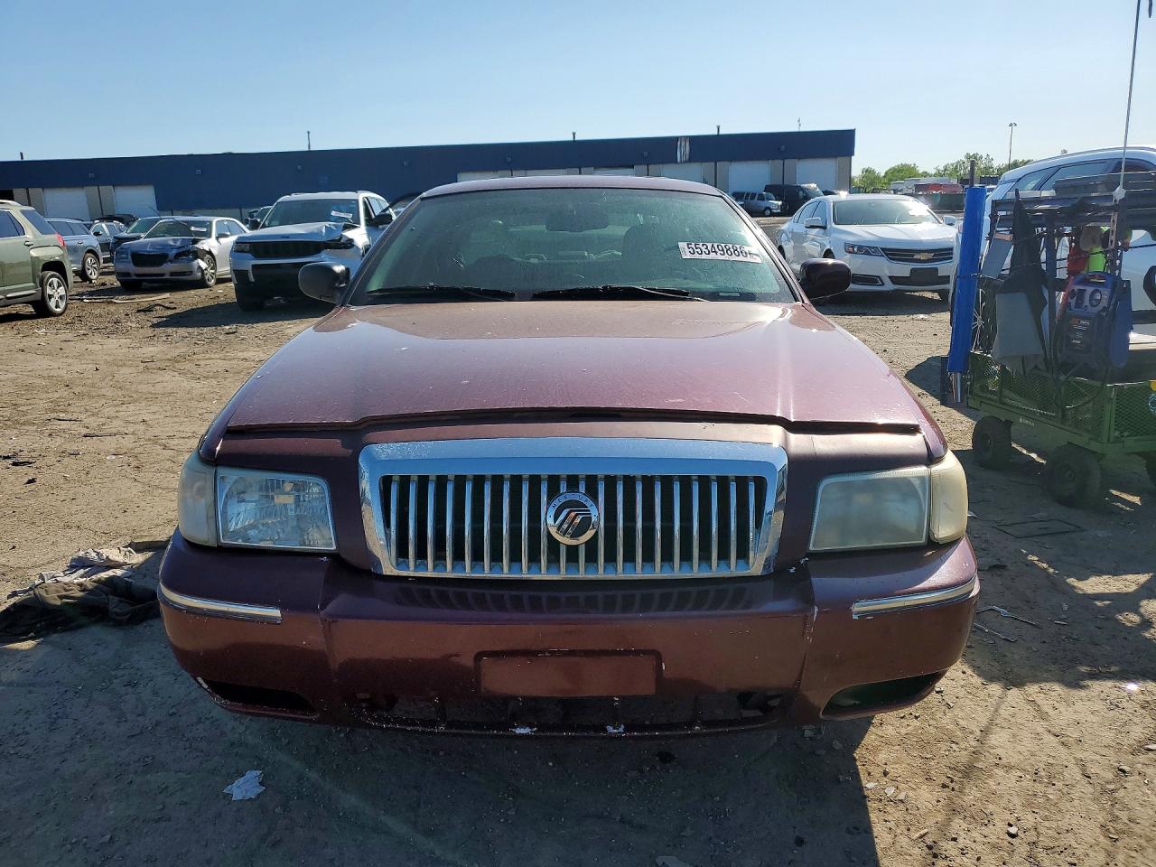 2006 Mercury Grand Marquis Burgundy vin: 2MHFM75W96X641891
