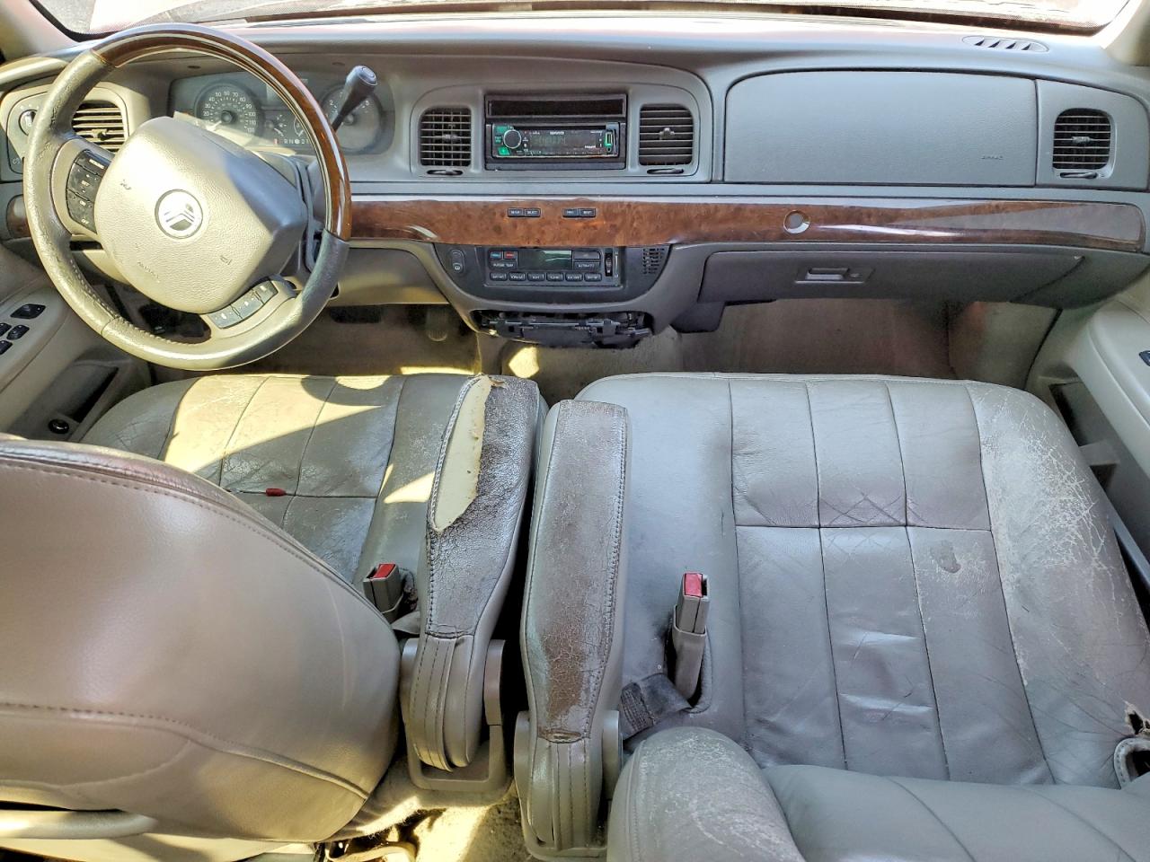 2006 Mercury Grand Marquis Burgundy vin: 2MHFM75W96X641891
