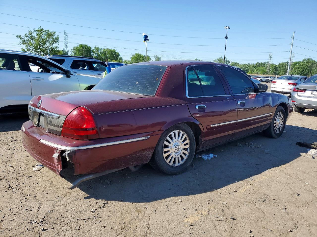2006 Mercury Grand Marquis Burgundy vin: 2MHFM75W96X641891