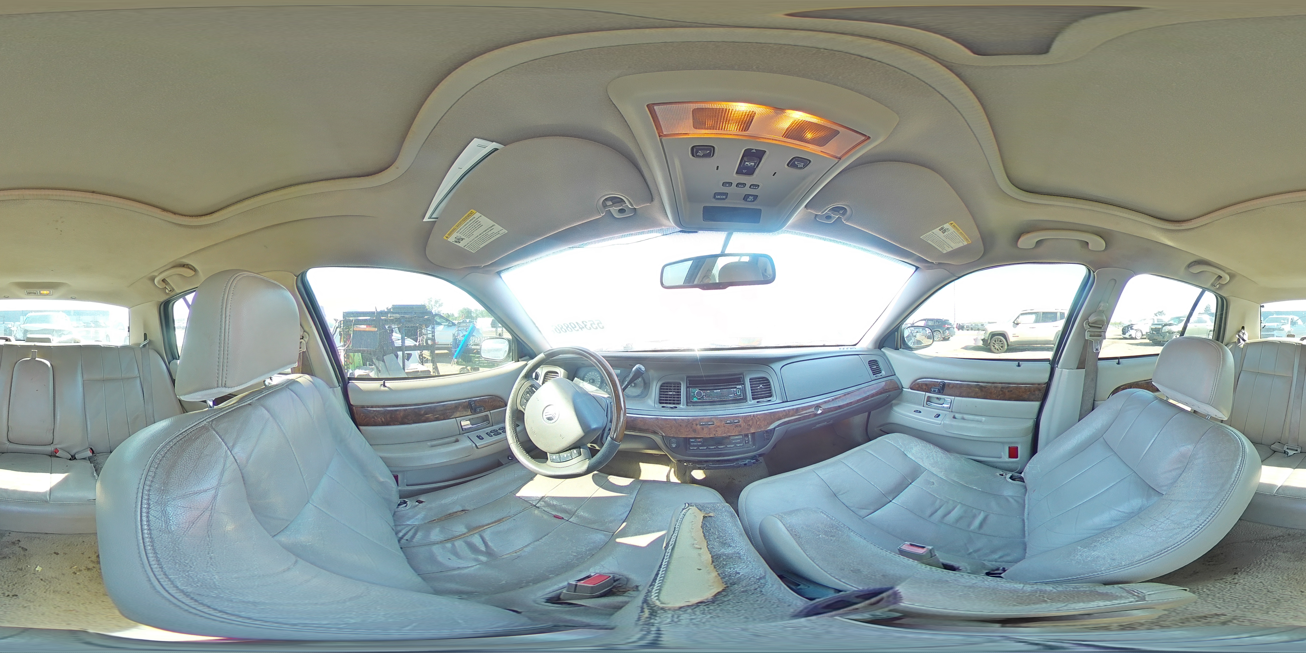 2006 Mercury Grand Marquis Burgundy vin: 2MHFM75W96X641891