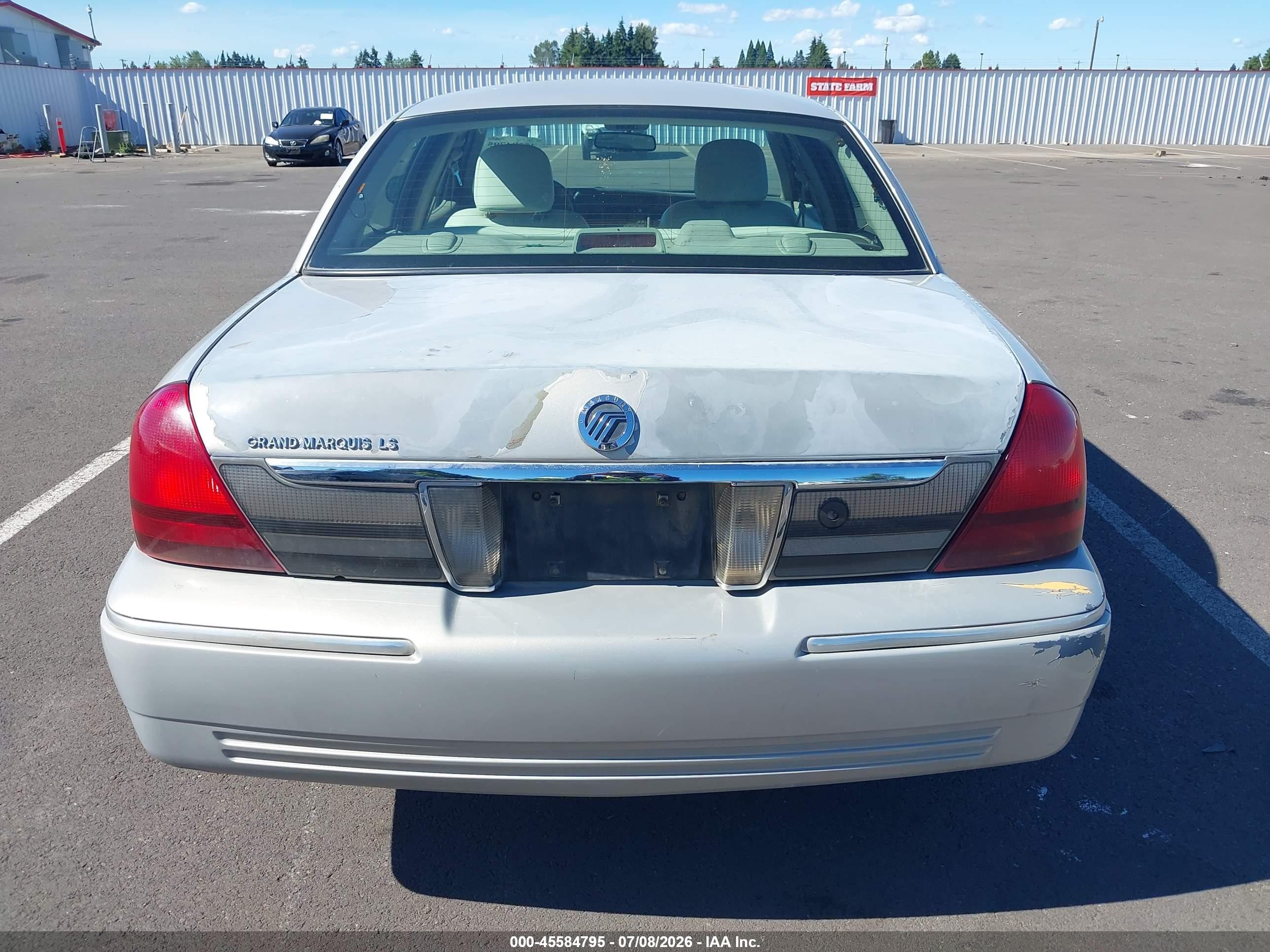 2007 Mercury Grand Marquis Ls Silver vin: 2MHHM75V57X611787