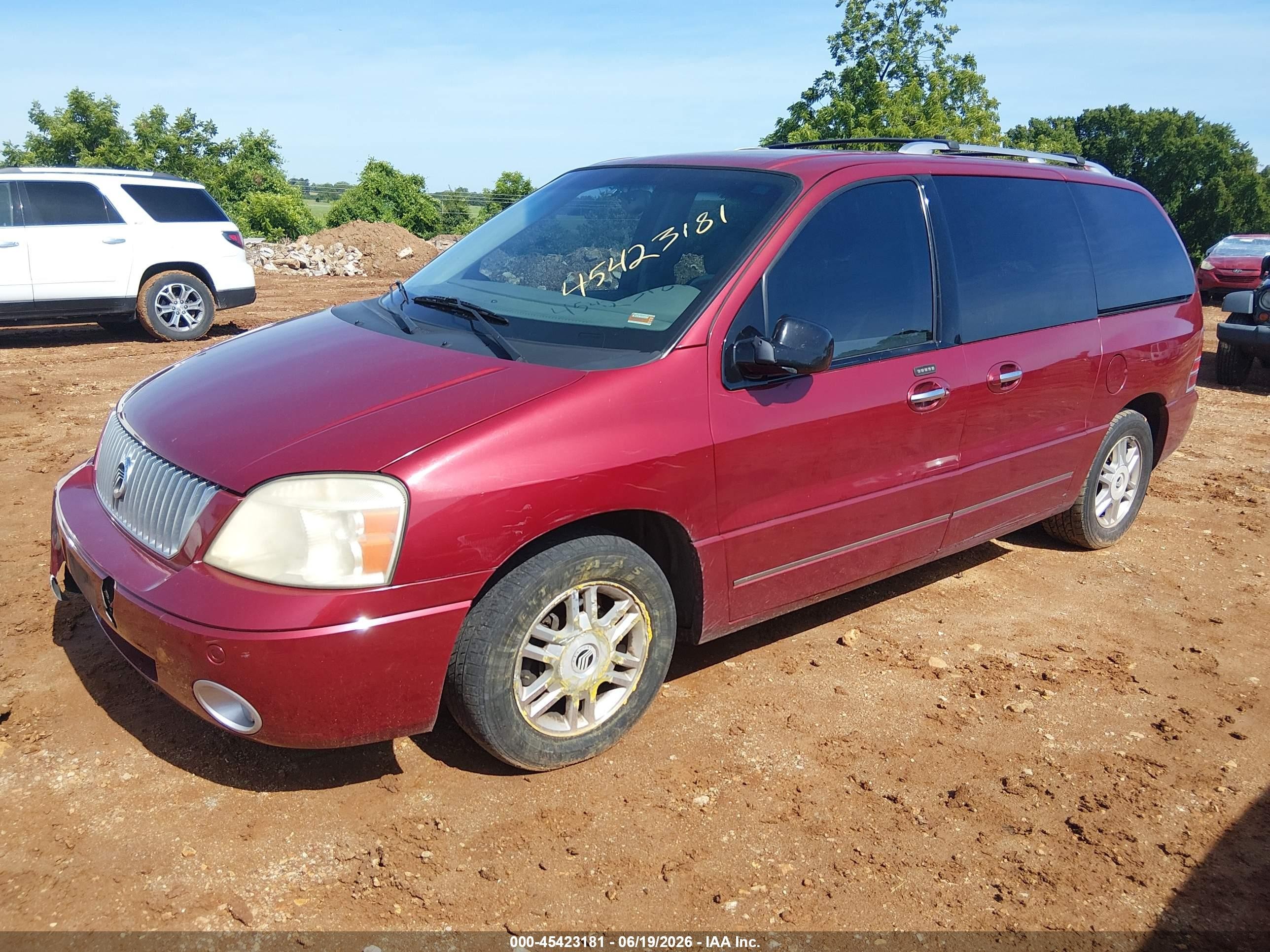 2004 Mercury Monterey   Red vin: 2MRDA20264BJ11956