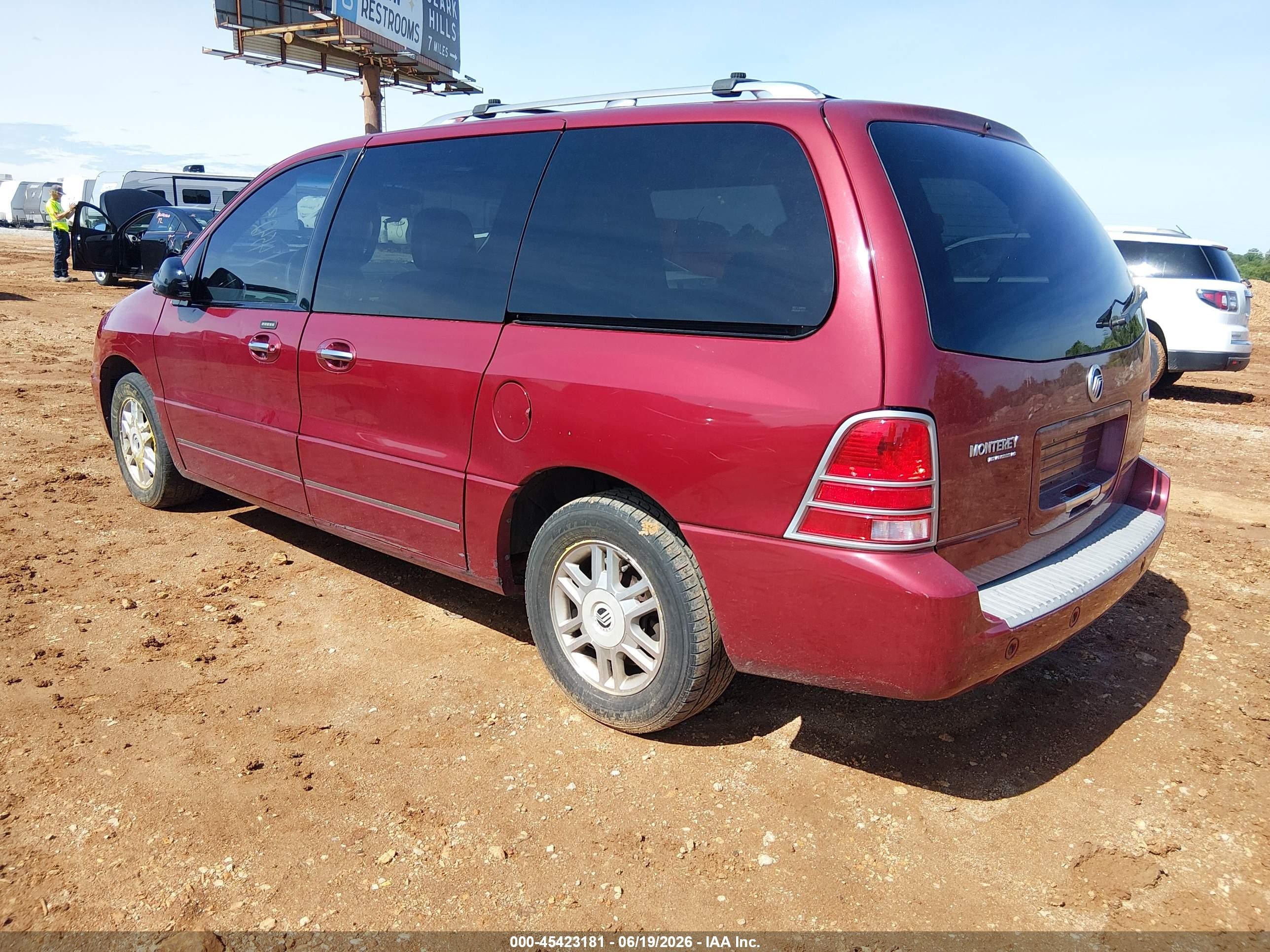 2004 Mercury Monterey   Red vin: 2MRDA20264BJ11956