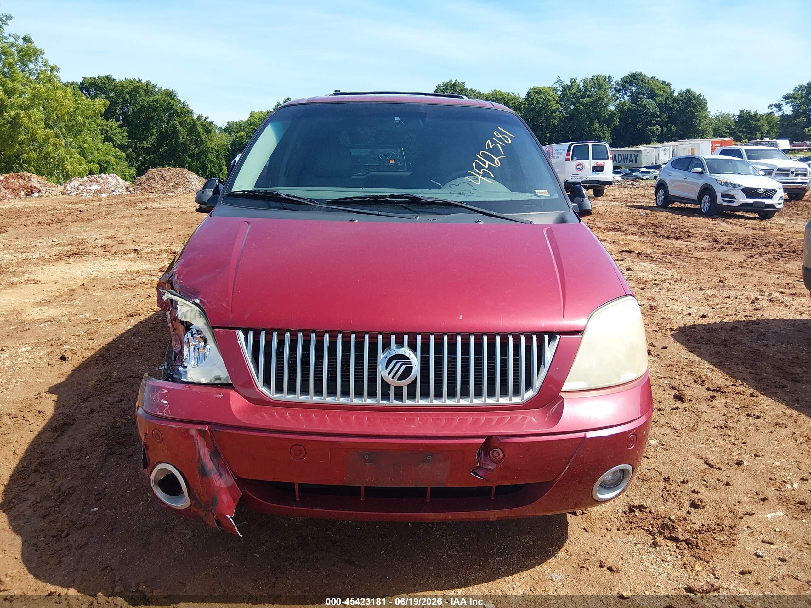 2004 Mercury Monterey   Red vin: 2MRDA20264BJ11956