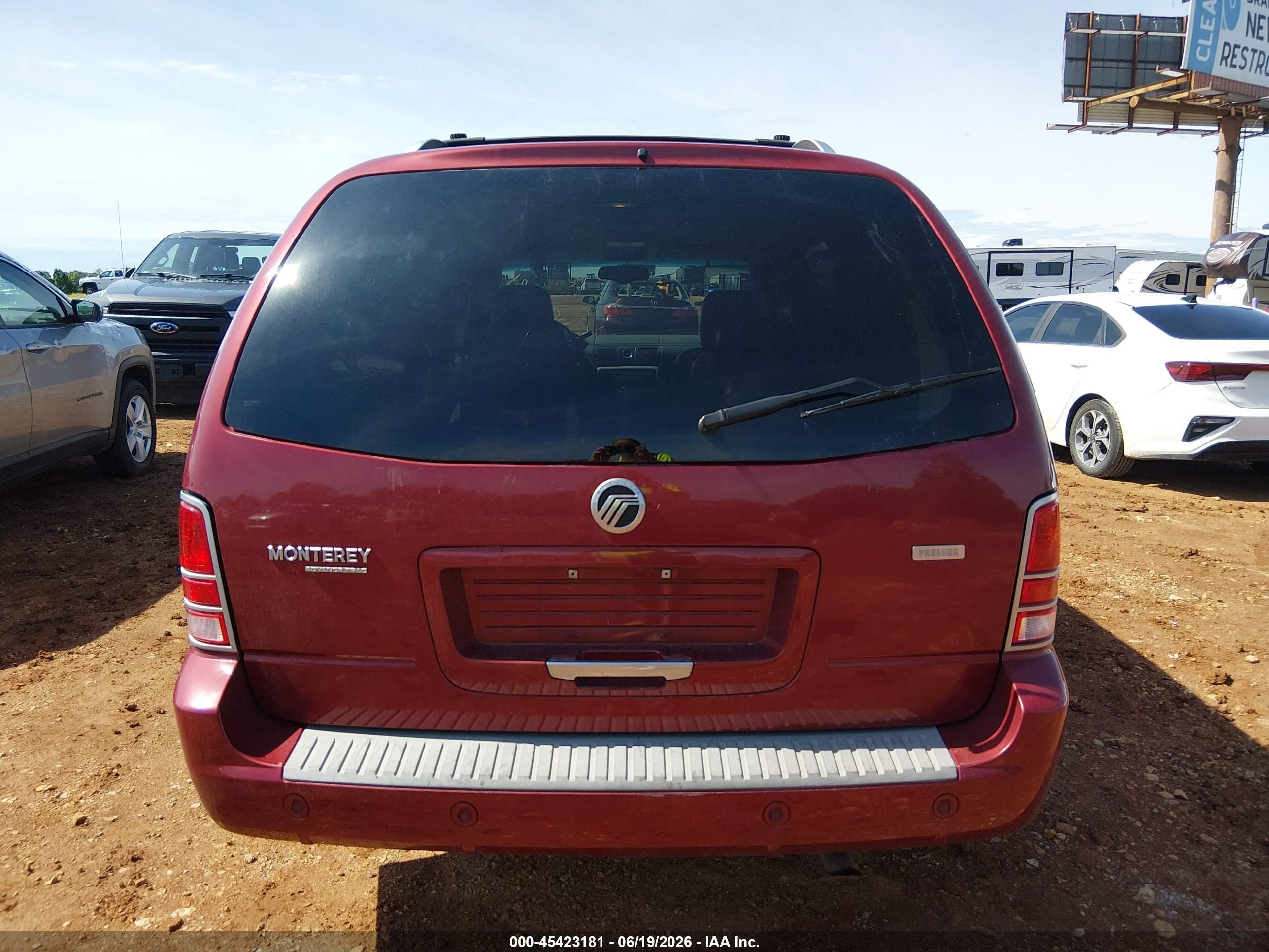 2004 Mercury Monterey   Red vin: 2MRDA20264BJ11956