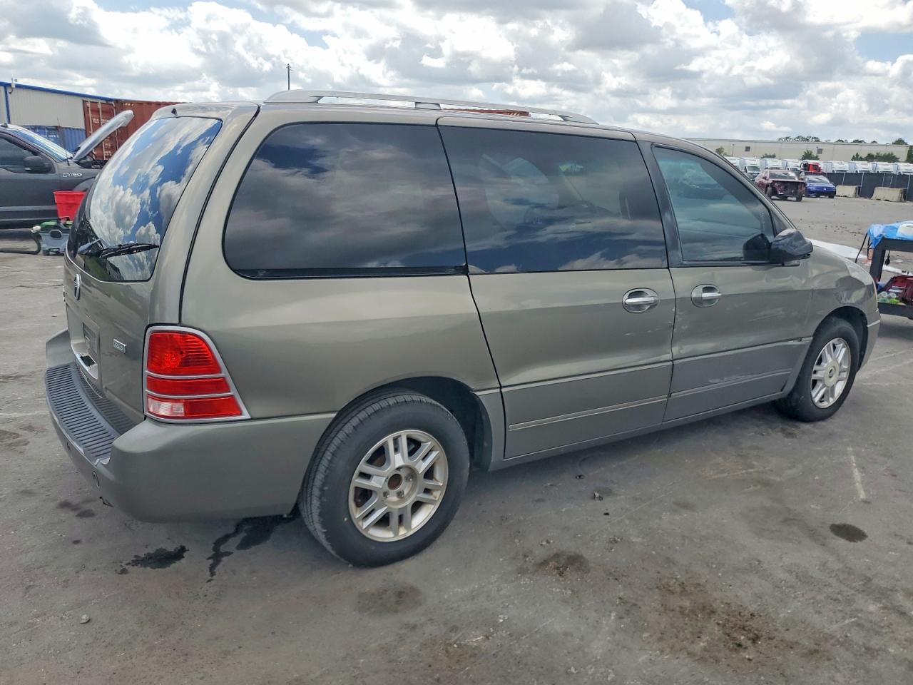 2004 Mercury Monterey Green vin: 2MRDA20264BJ15070