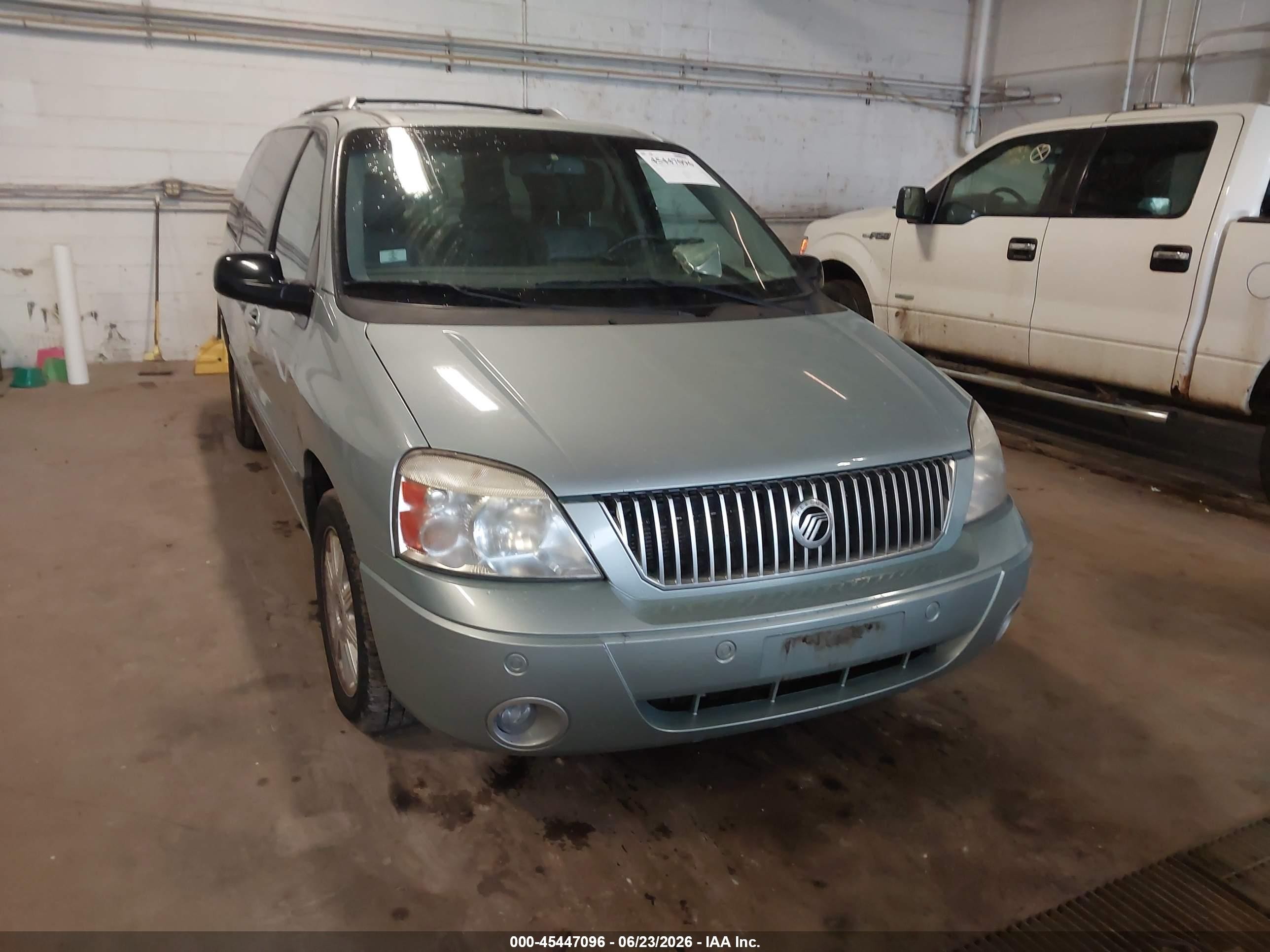2006 Mercury Monterey Luxury Silver vin: 2MRDA222X6BJ02161