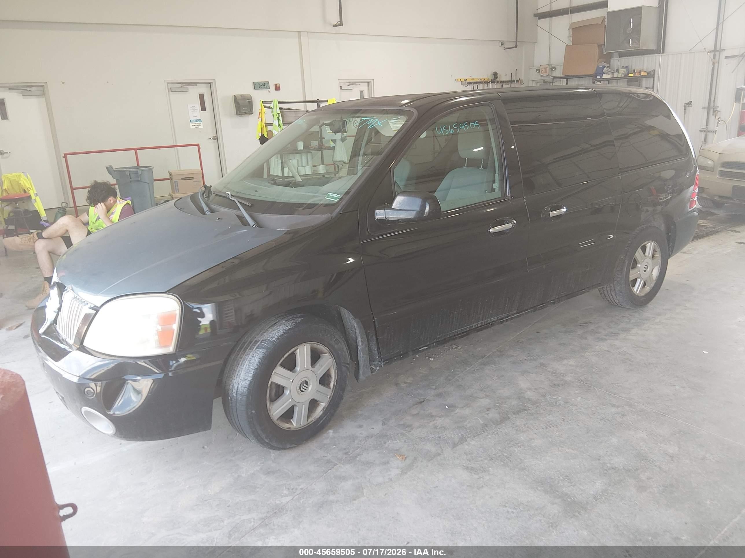 2004 Mercury Monterey   Black vin: 2MRZA20204BJ02403