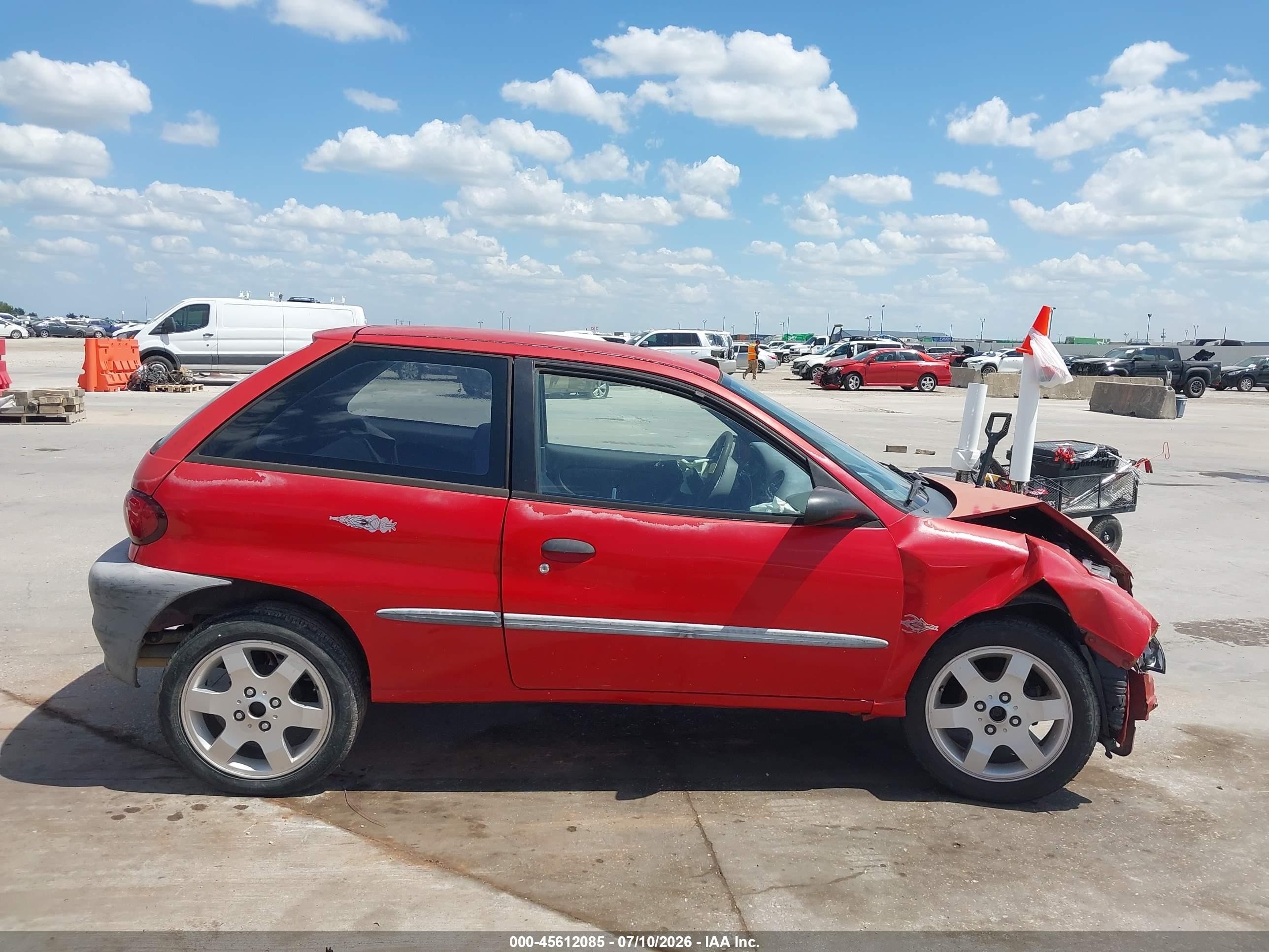 2001 Suzuki Swift Ga/gl Red vin: 2S2AB21H616602611
