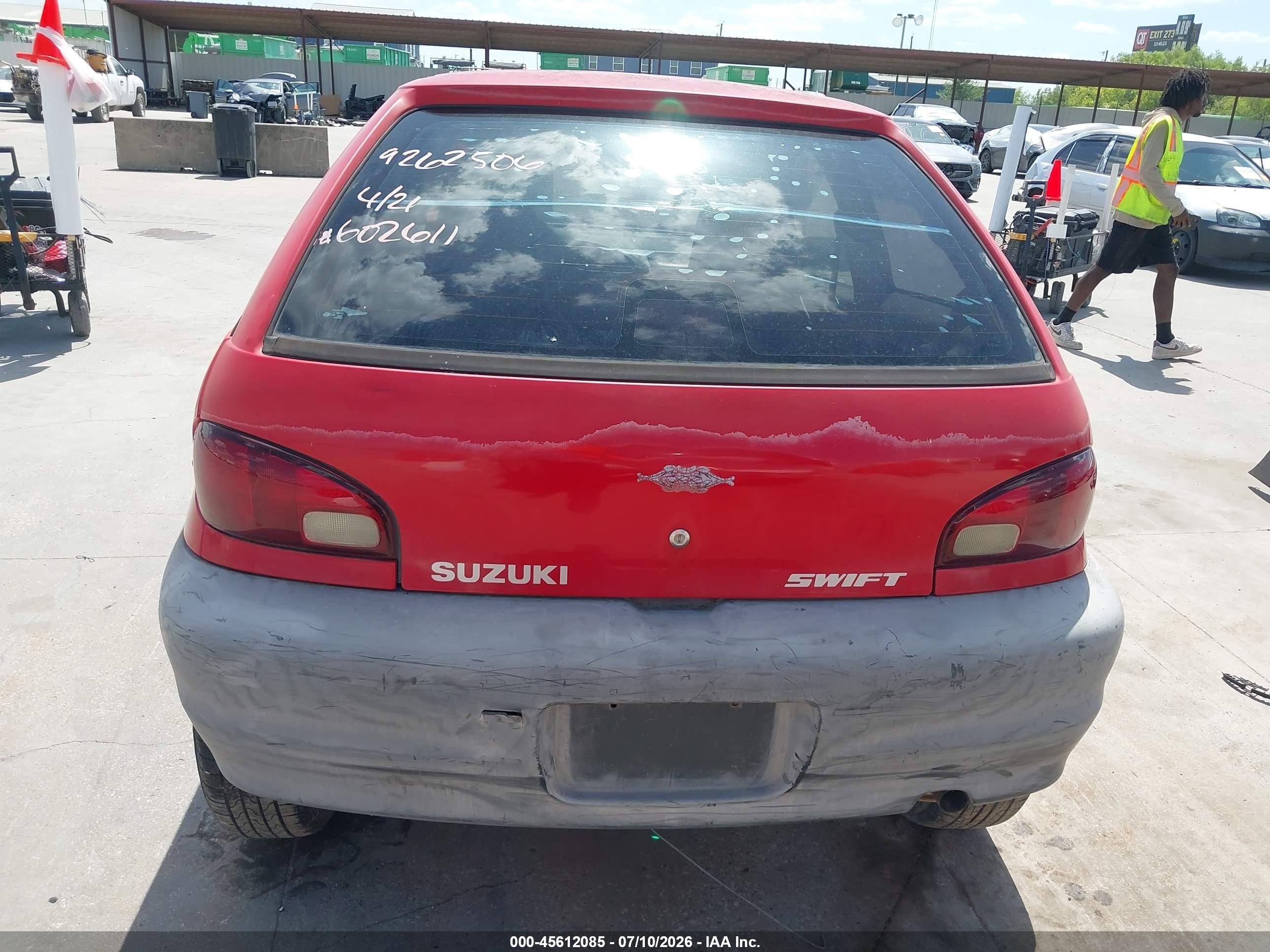 2001 Suzuki Swift Ga/gl Red vin: 2S2AB21H616602611