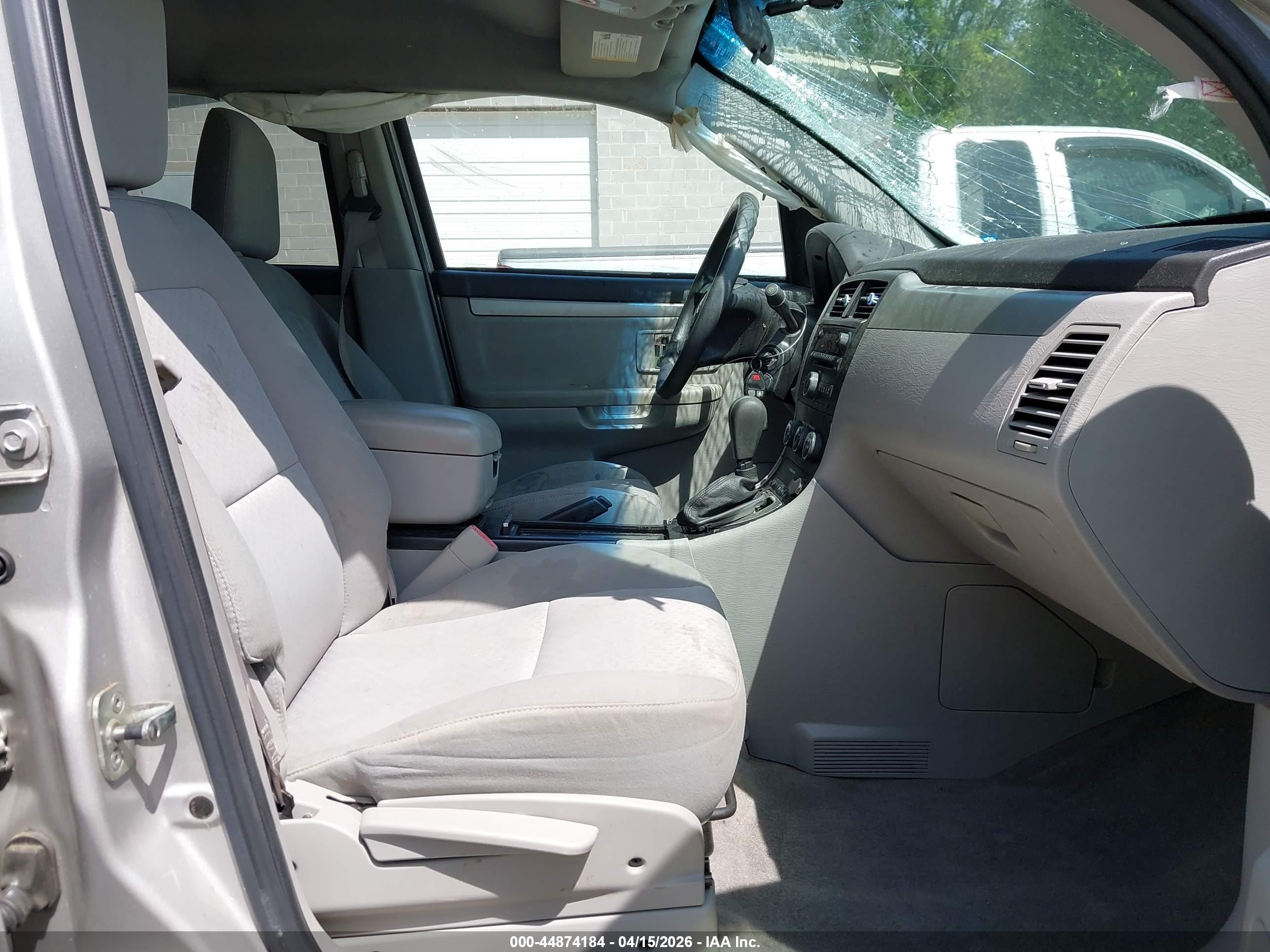 2007 Suzuki Xl7   Silver vin: 2S3DA117X76111643